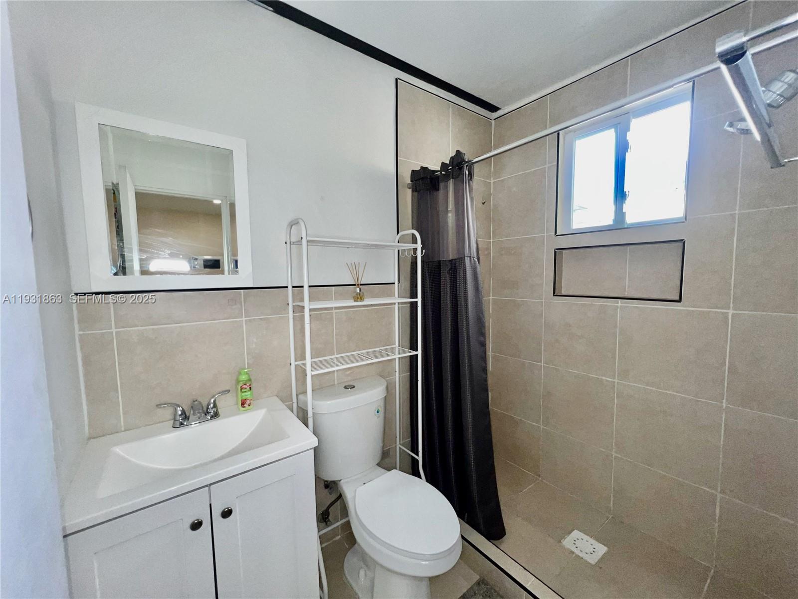 3297 - 3299 SW 26th St Miami, FL 33133