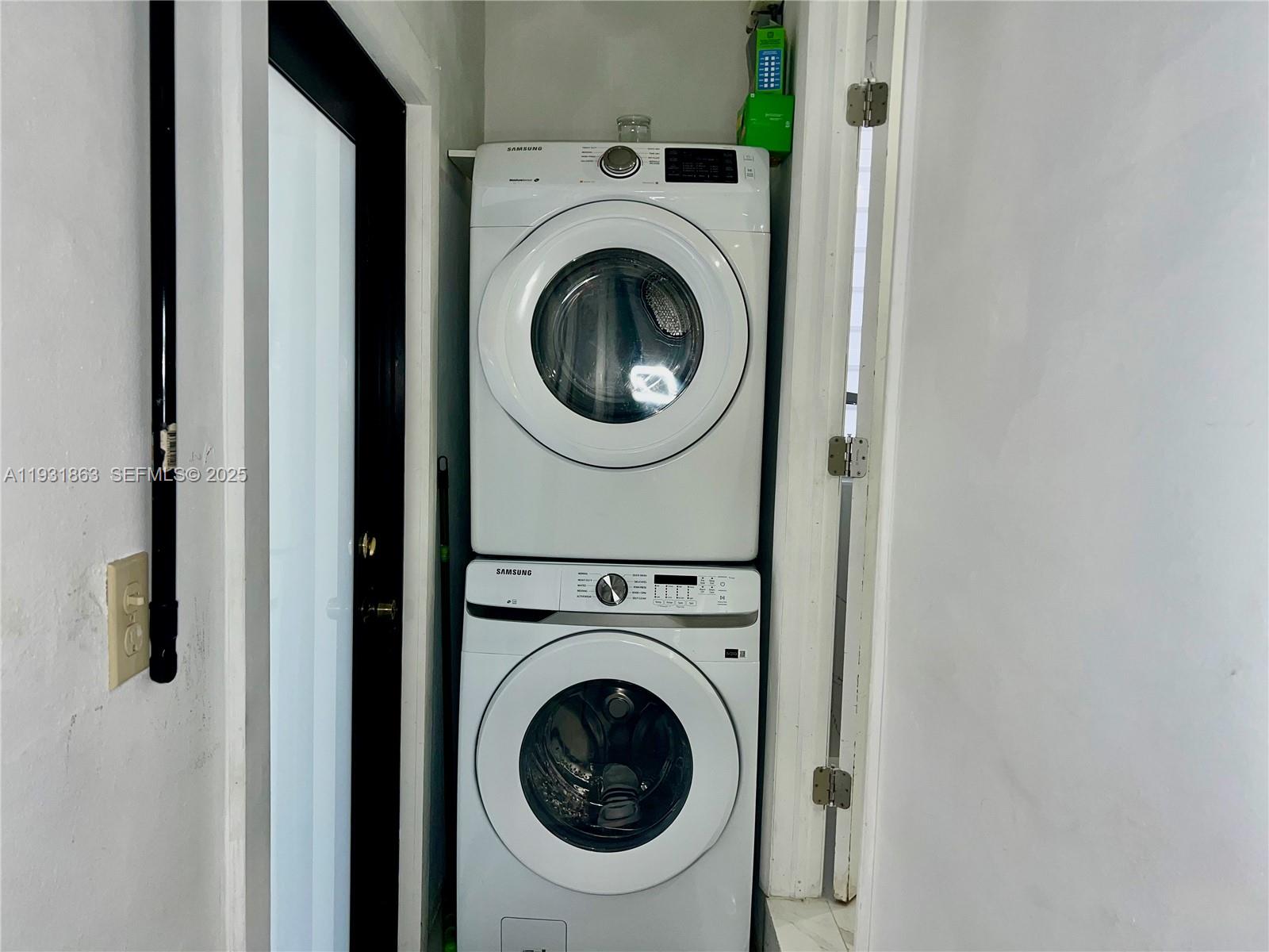 3297 - 3299 SW 26th St Miami, FL 33133