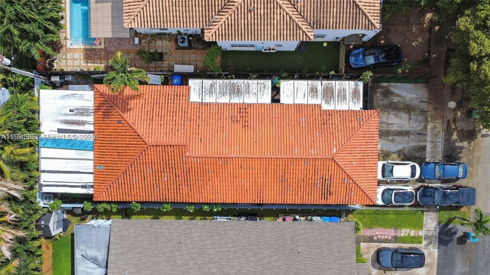 3297 - 3299 SW 26th St Miami, FL 33133