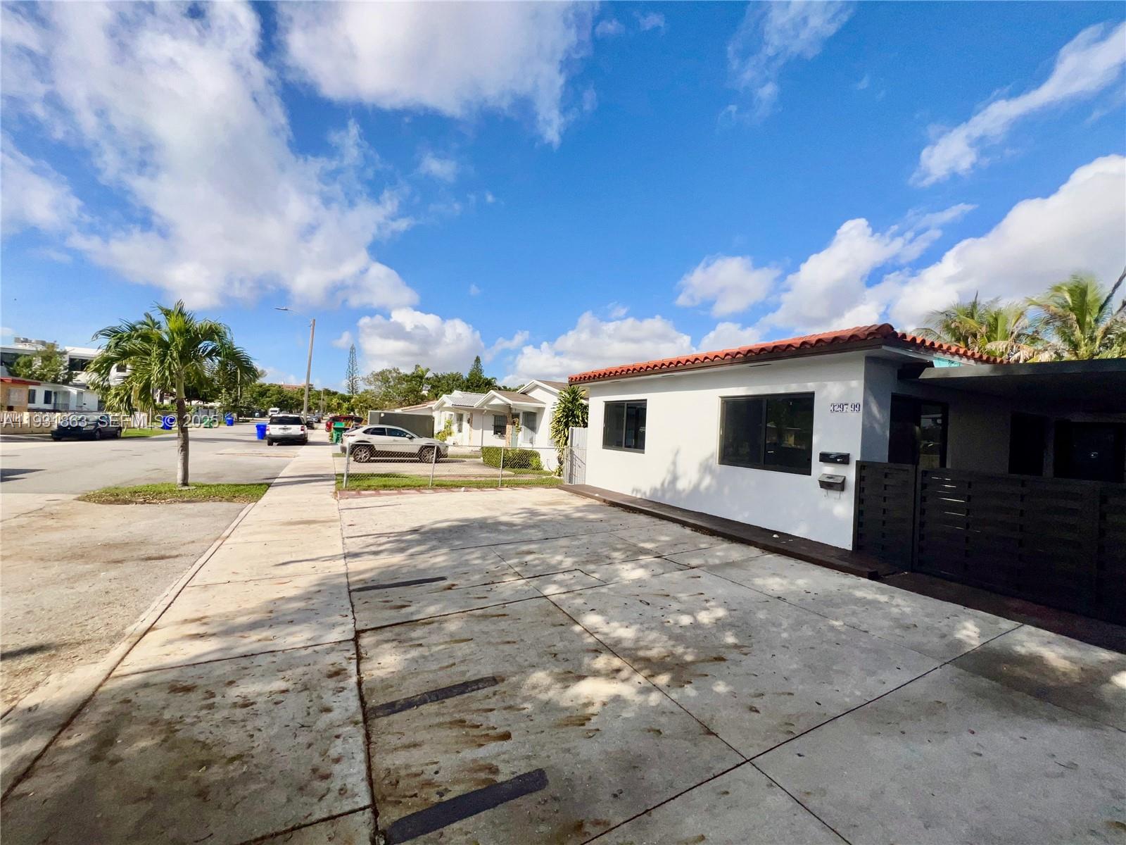 3297 - 3299 SW 26th St Miami, FL 33133