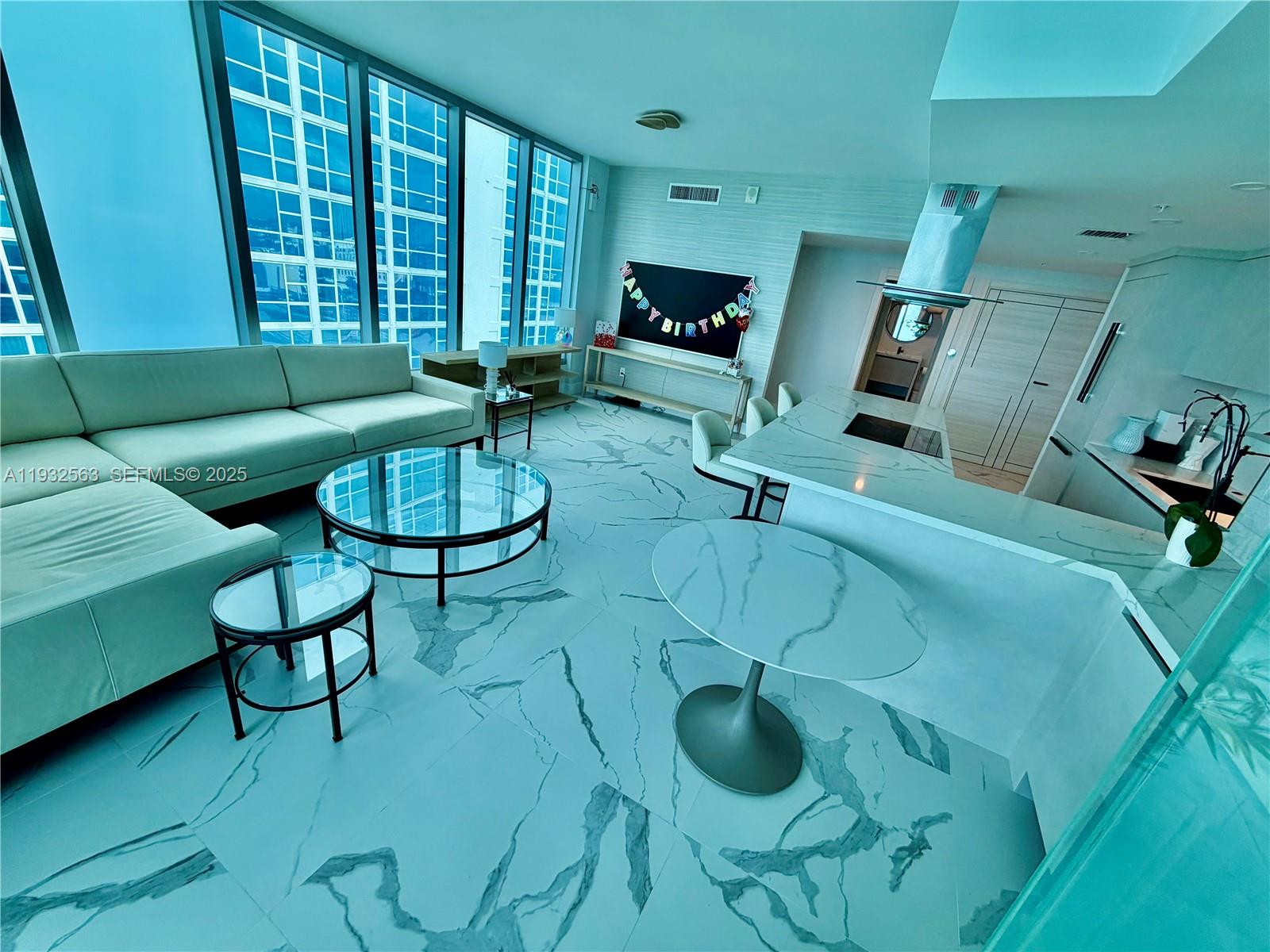 6899 Collins Ave #1008