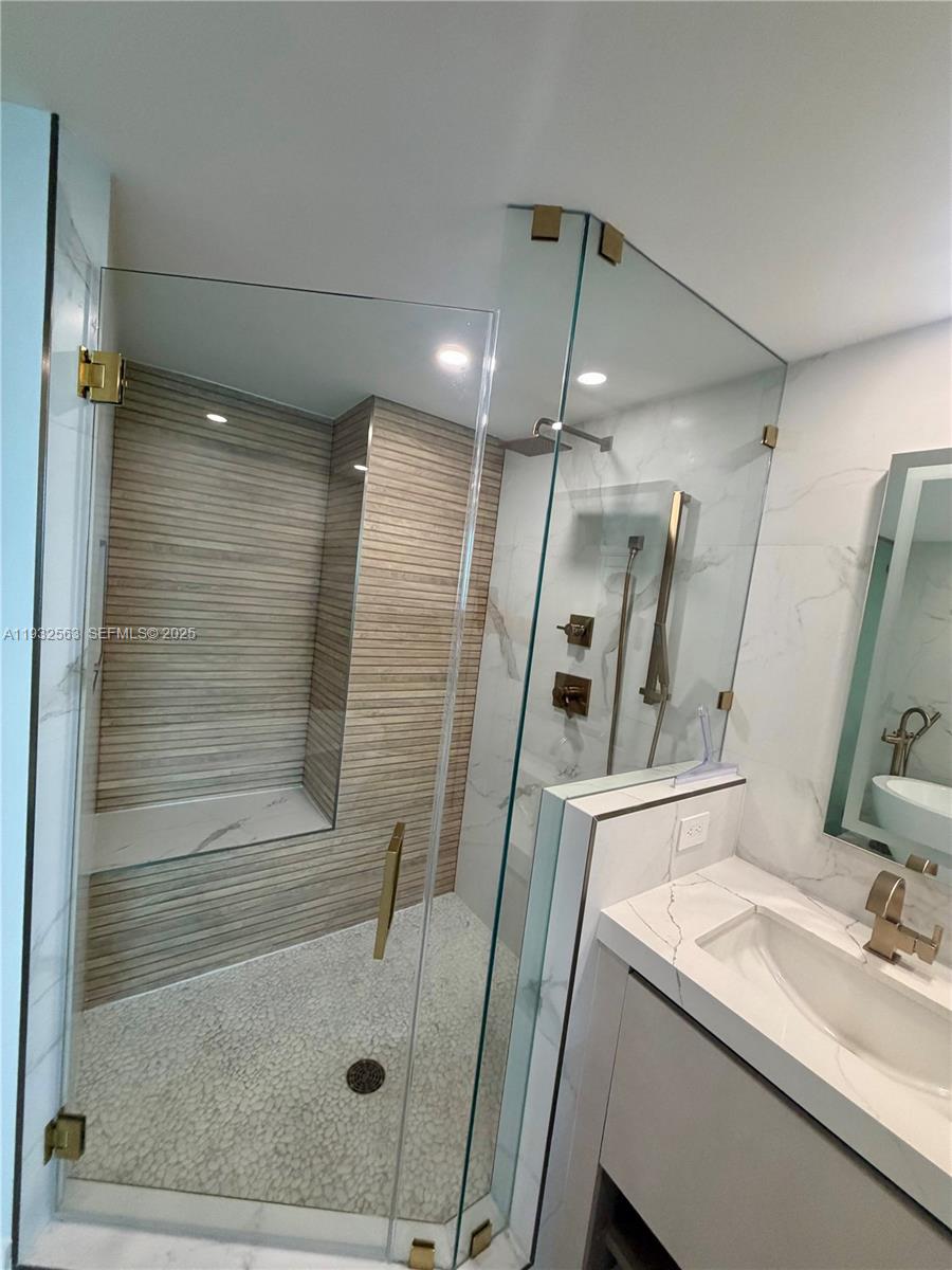 image The Carillon North Tower10