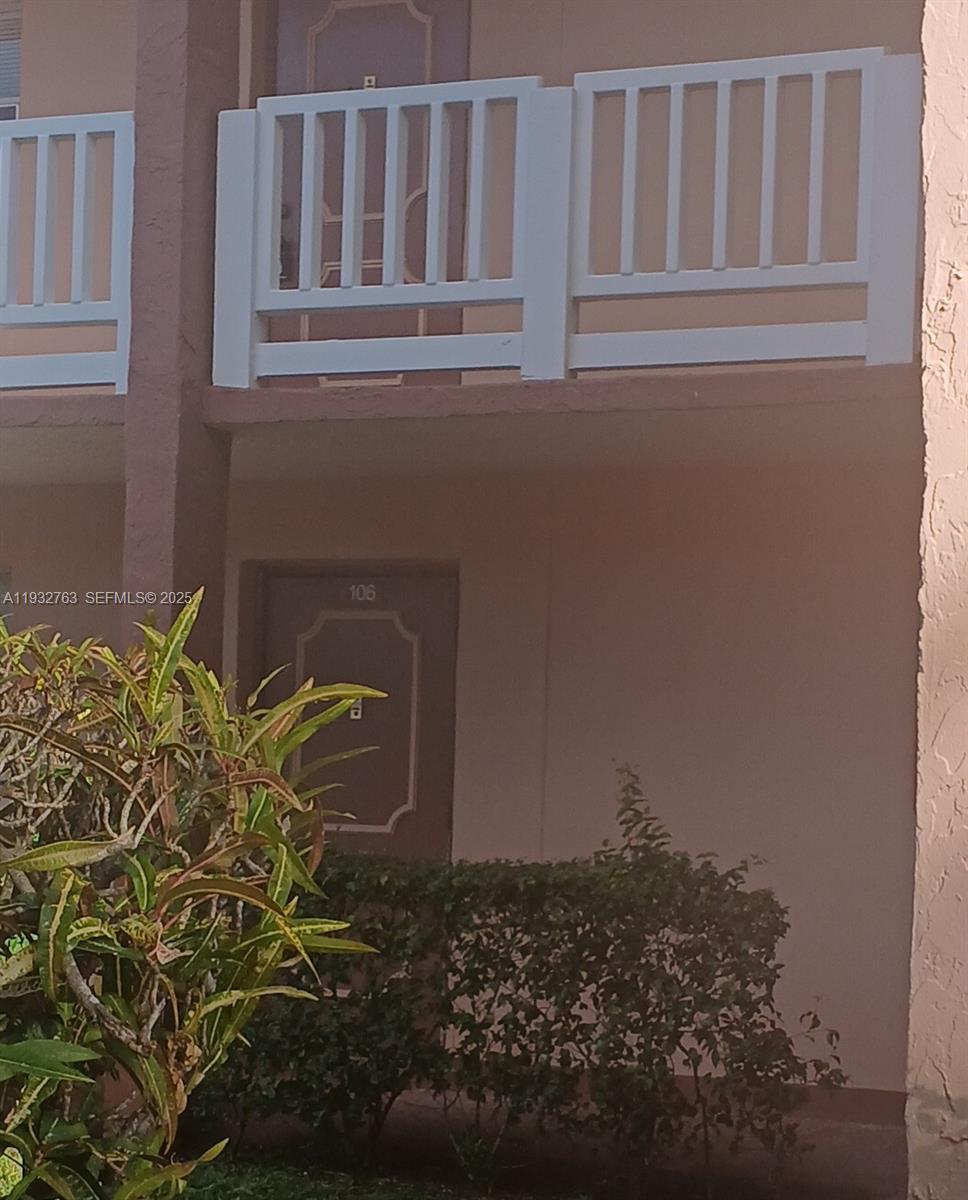 9601 Sunrise Lks Blvd #106