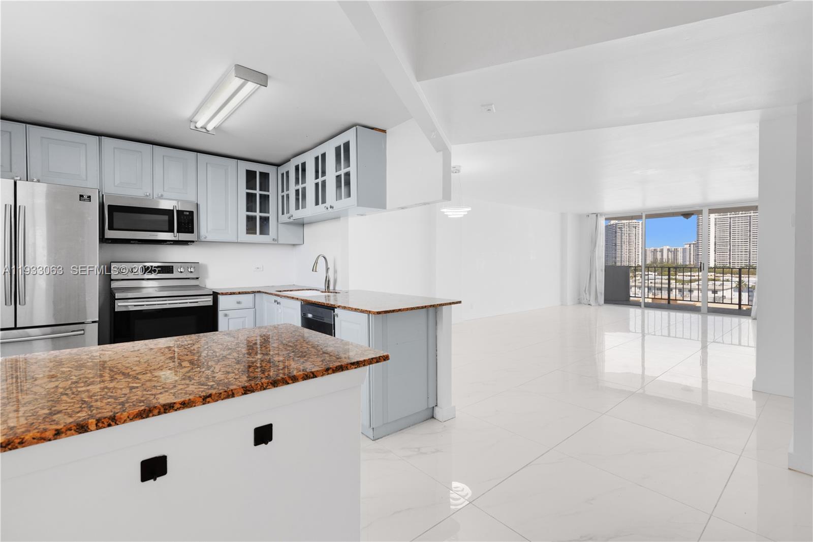 3545 NE 166th St #1004 North Miami Beach, FL 33160