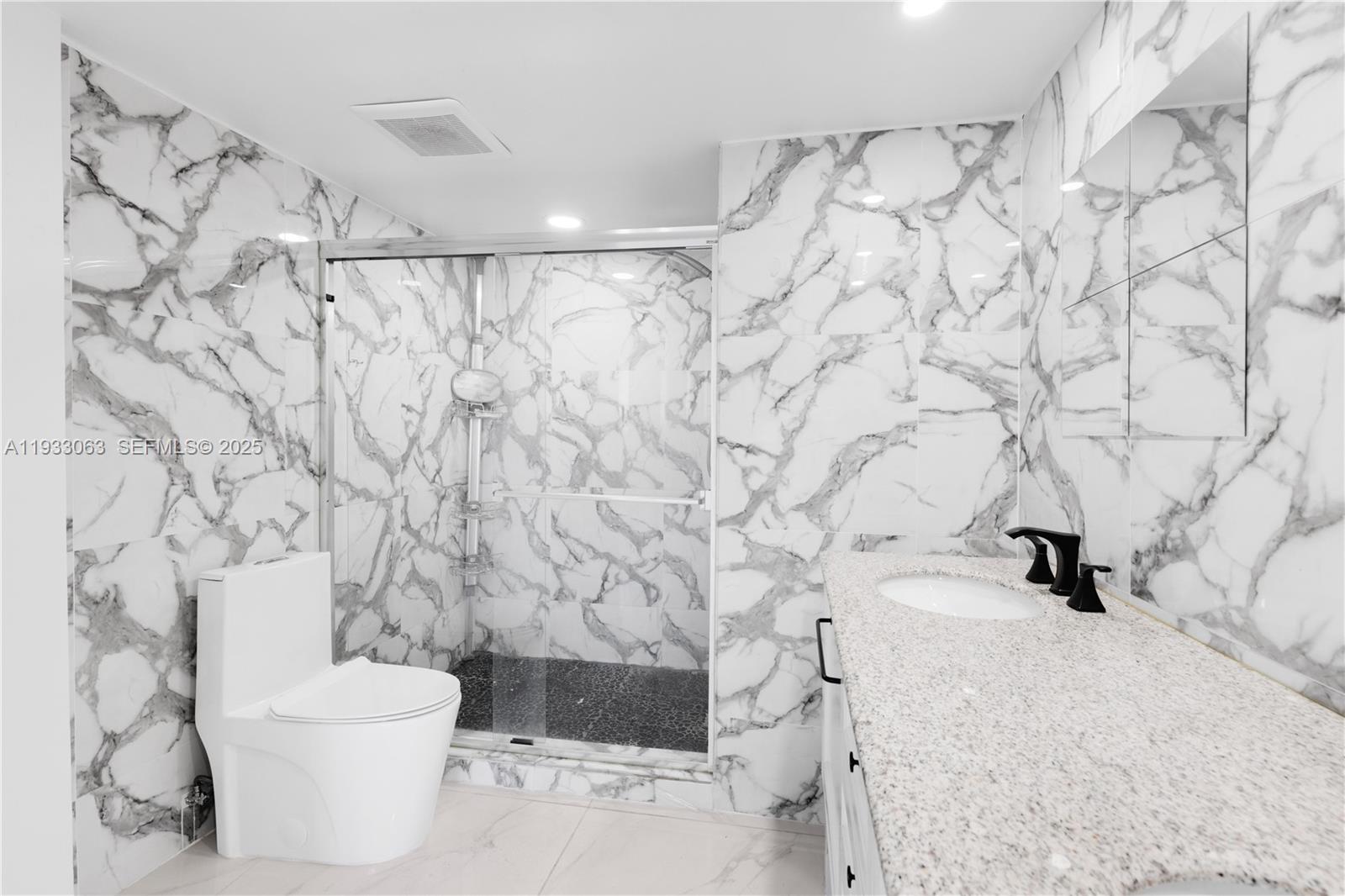 3545 NE 166th St #1004 North Miami Beach, FL 33160