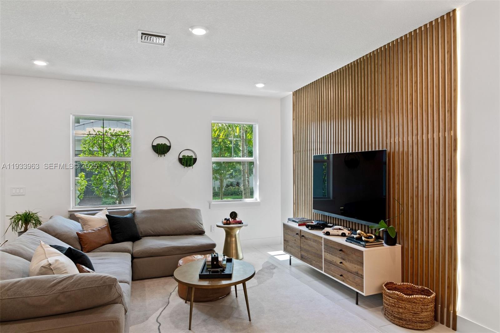 5180 Eucalyptus Dr #2 Hollywood, FL 33021