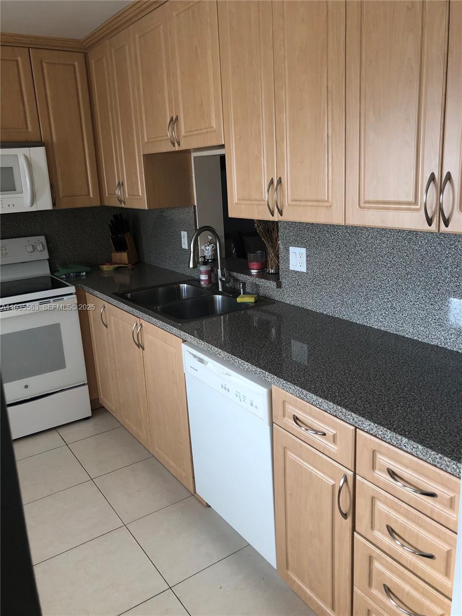 300 NE 12th Ave #508