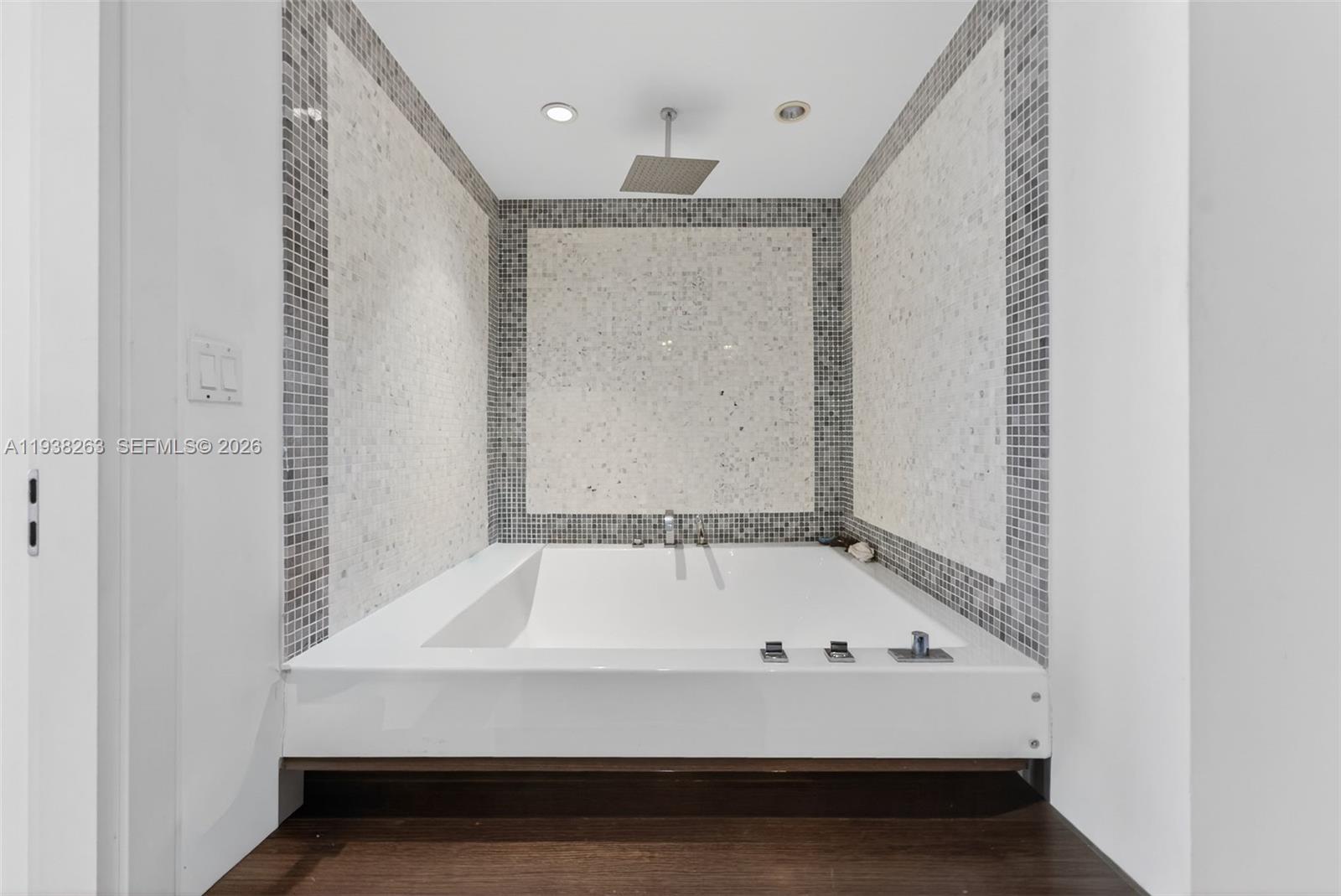 image Epic West Condo13