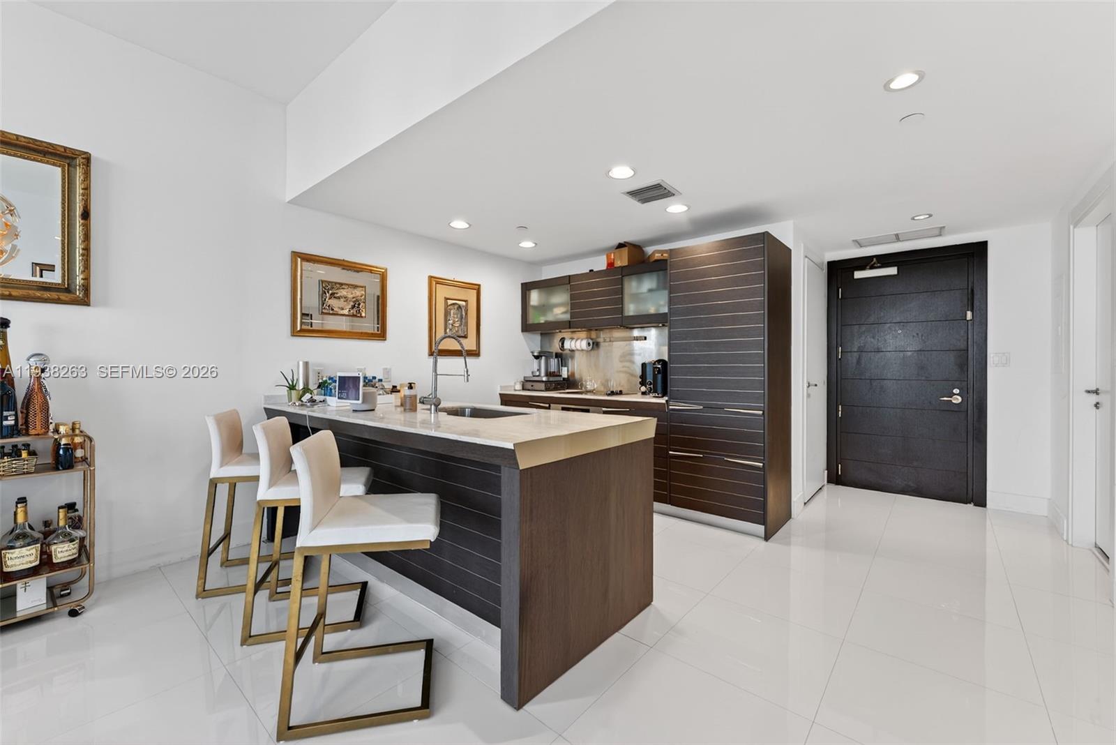 image Epic West Condo3