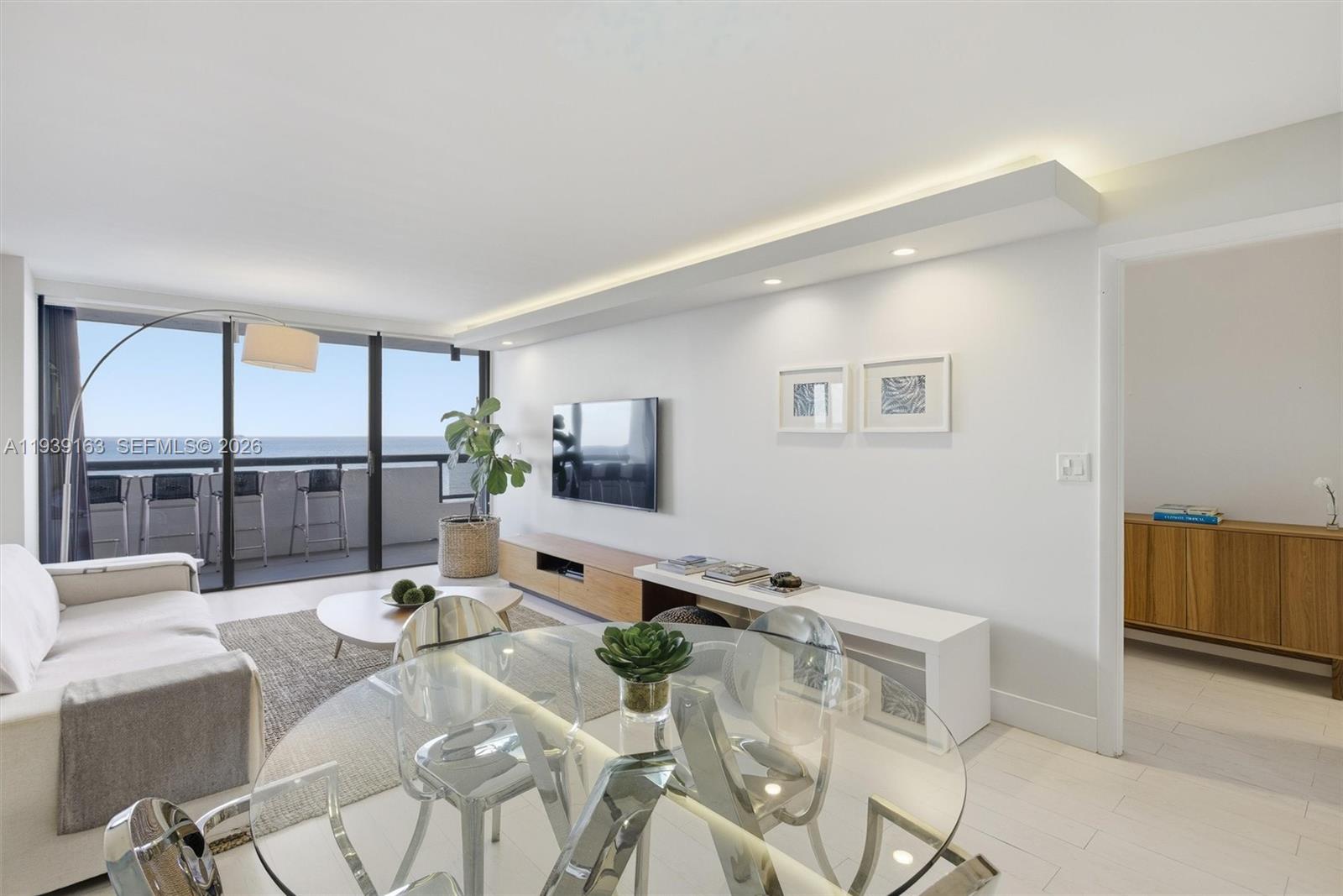 2555 Collins Ave #2105 Miami Beach, FL 33140