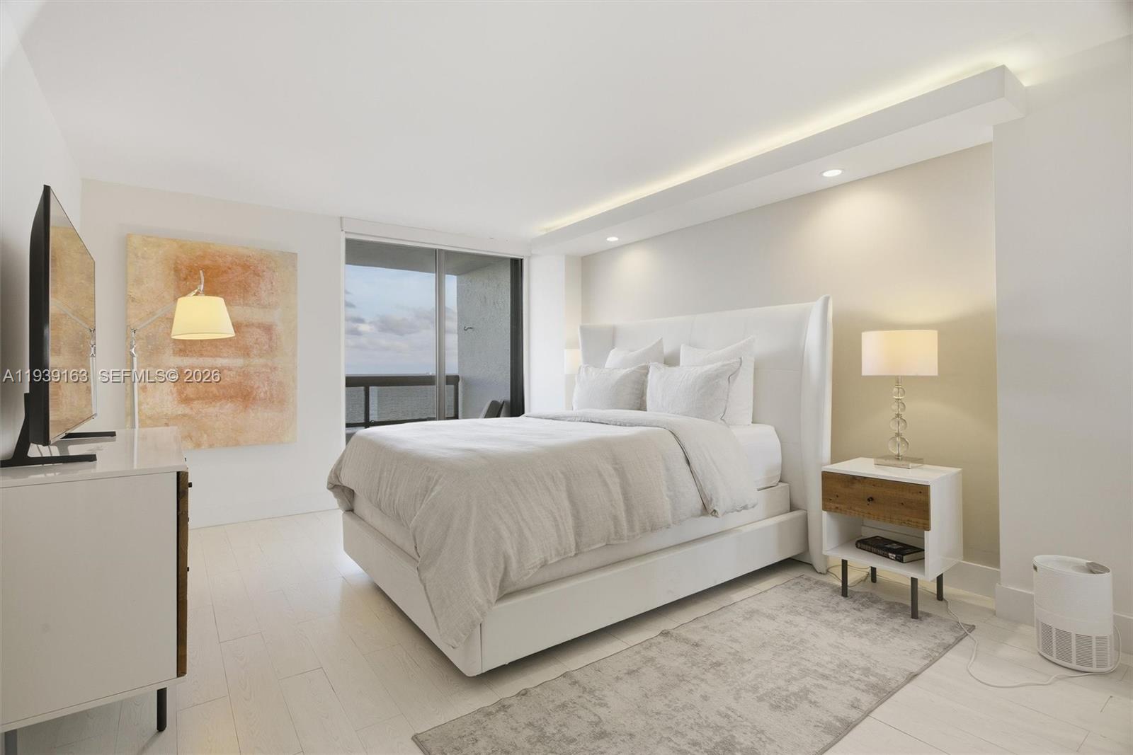 2555 Collins Ave #2105 Miami Beach, FL 33140