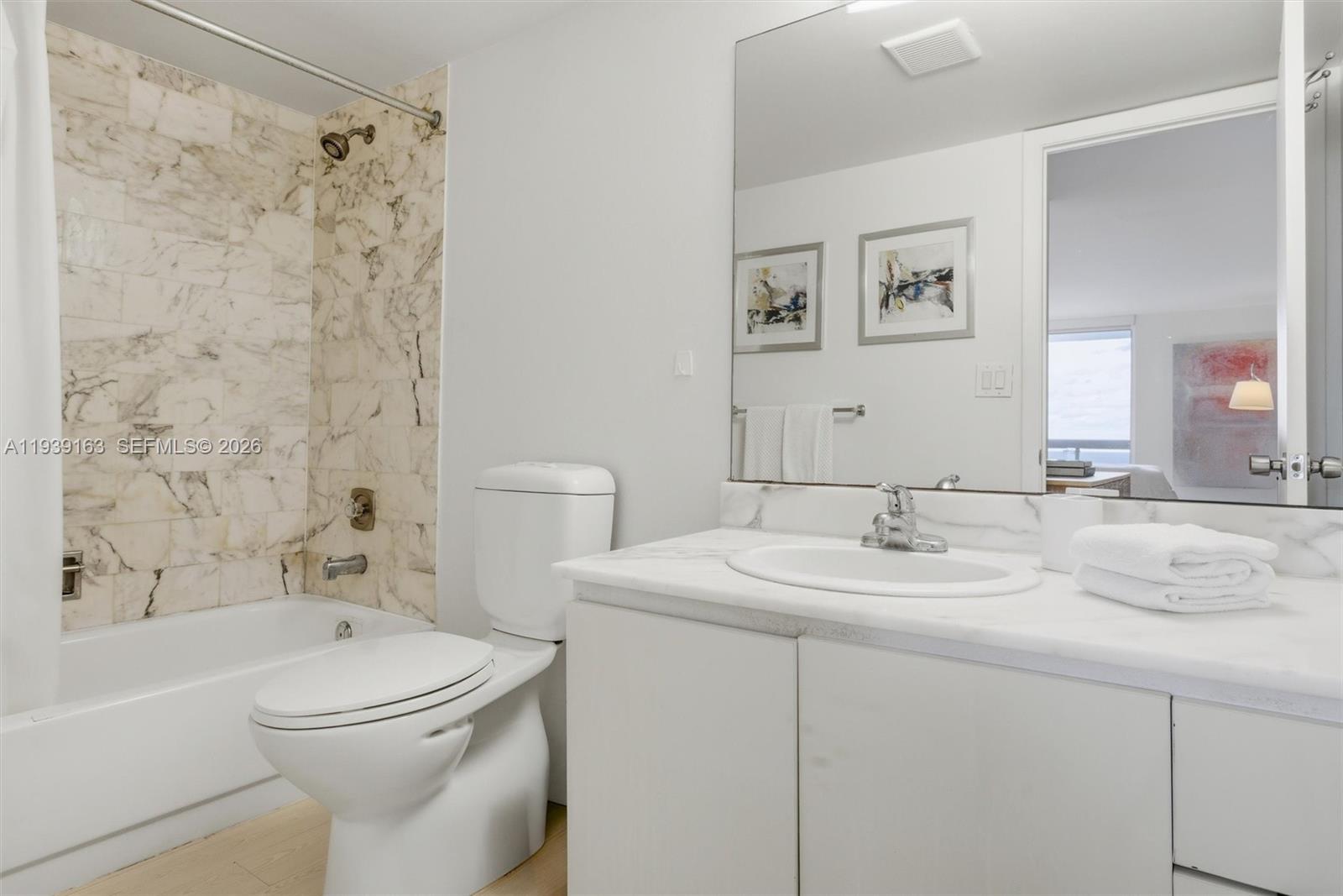 2555 Collins Ave #2105 Miami Beach, FL 33140