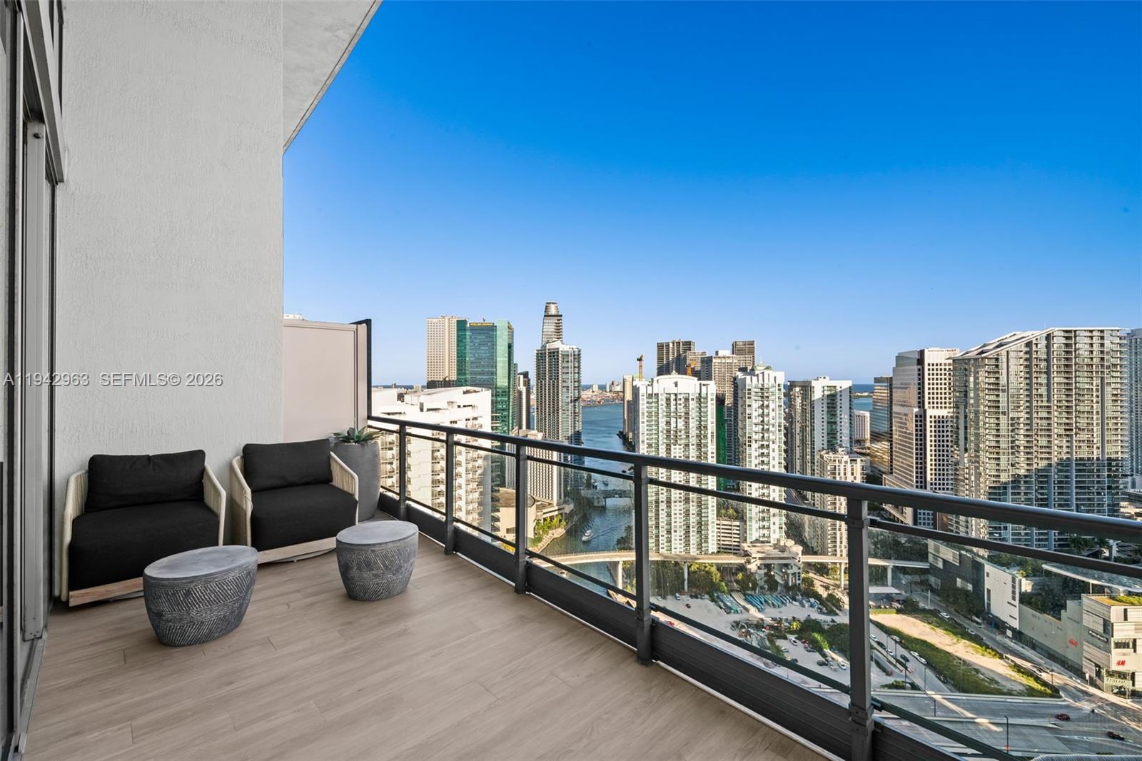 90 SW 3rd St #PH-15 Miami, FL 33130