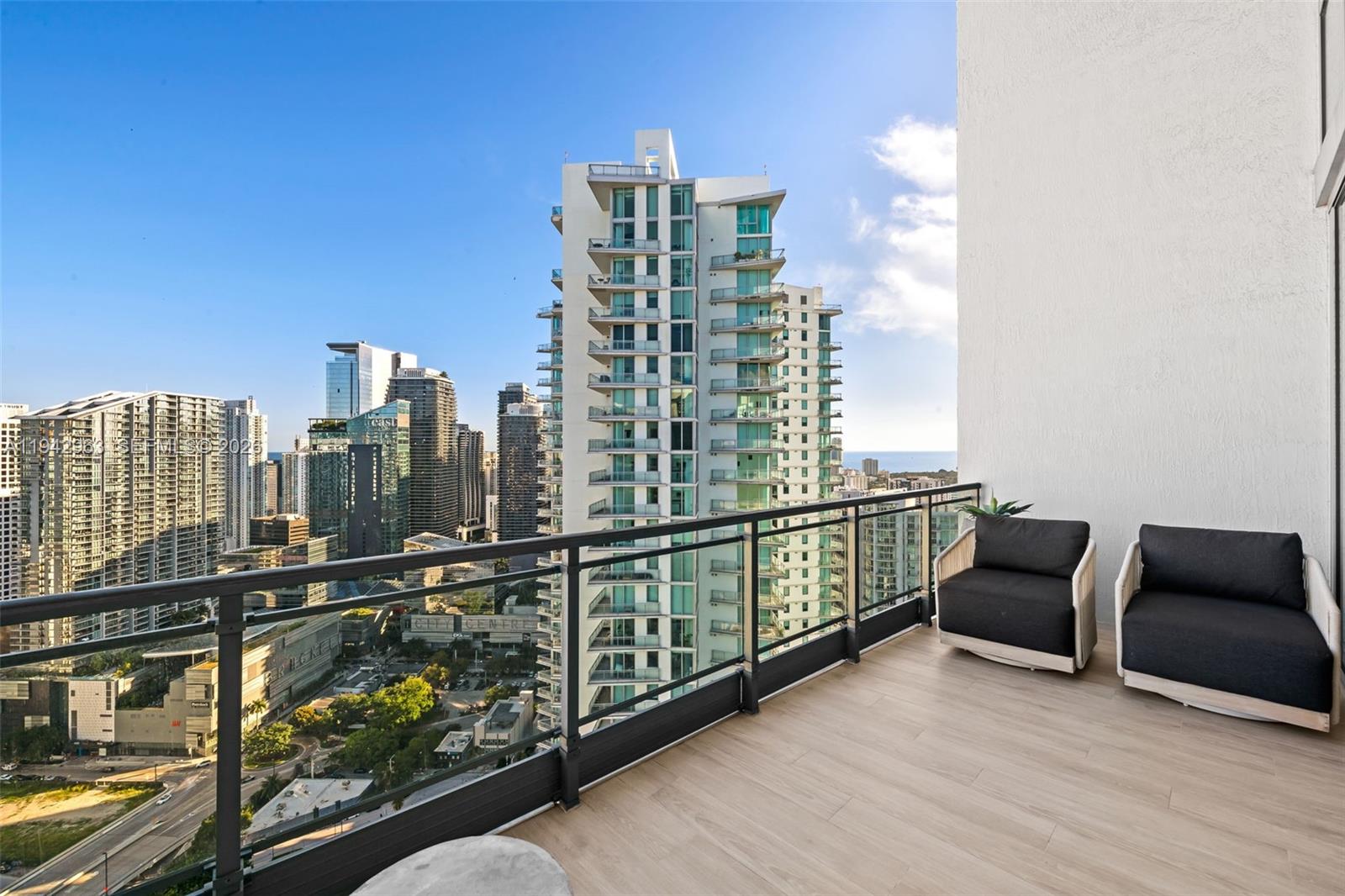 90 SW 3rd St #PH-15 Miami, FL 33130