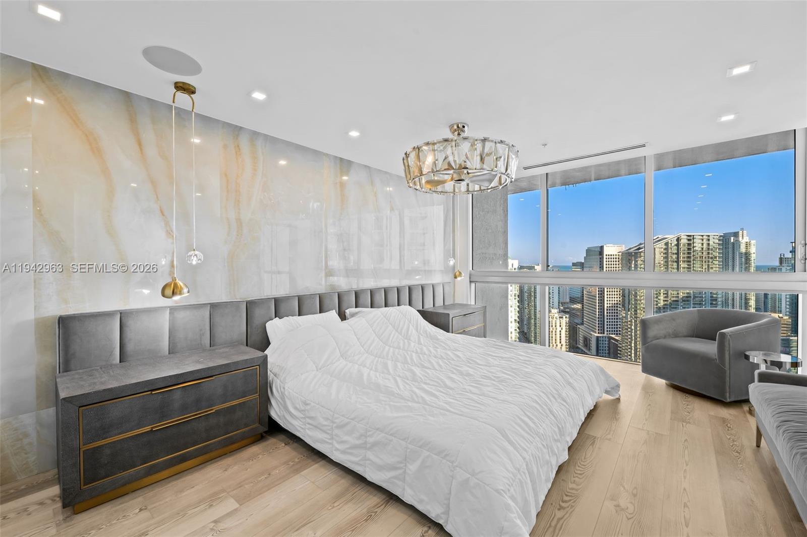 90 SW 3rd St #PH-15 Miami, FL 33130