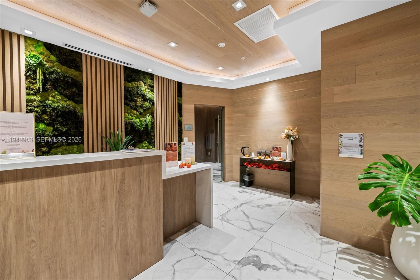 90 SW 3rd St #PH-15 Miami, FL 33130