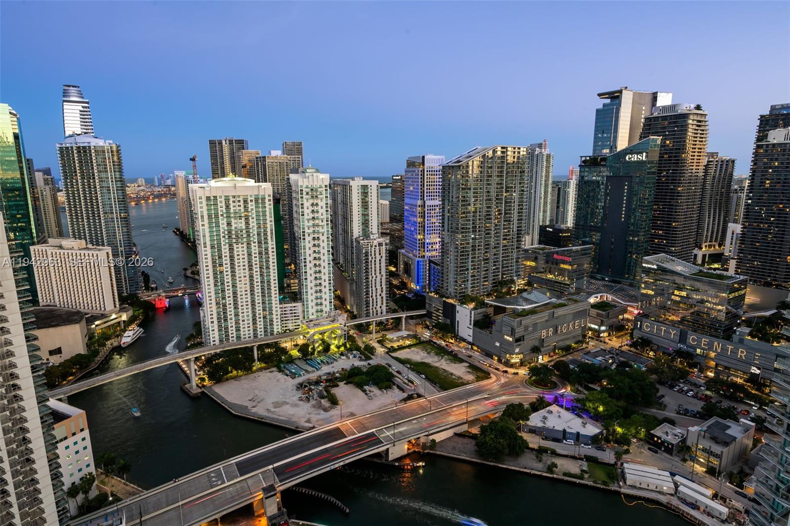 90 SW 3rd St #PH-15 Miami, FL 33130