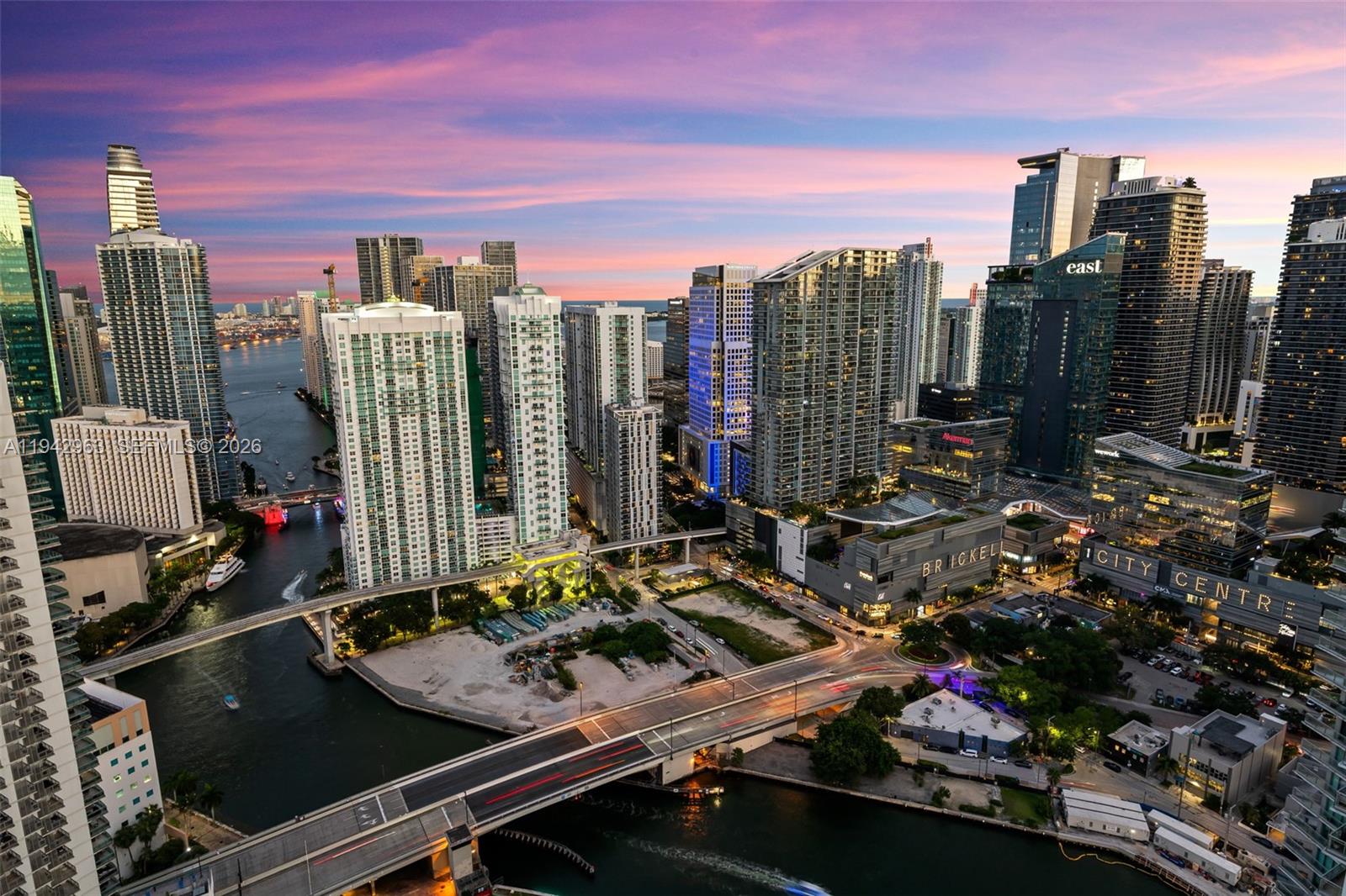 90 SW 3rd St #PH-15 Miami, FL 33130