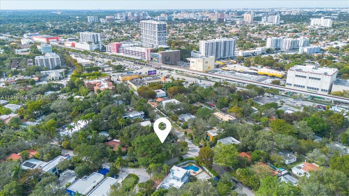 2500 Overbrook St Miami, FL 33133