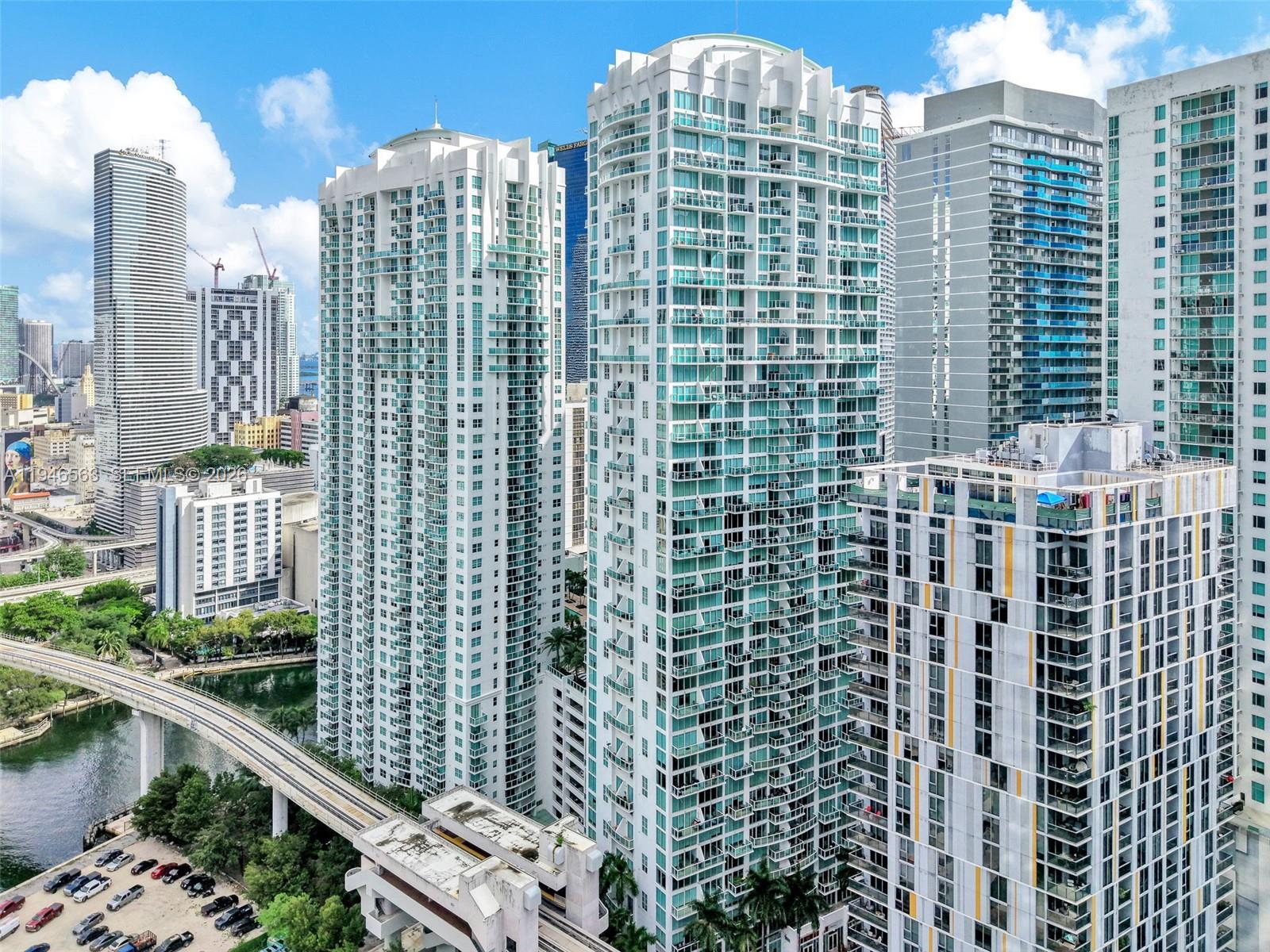 image Brickell on the River North16