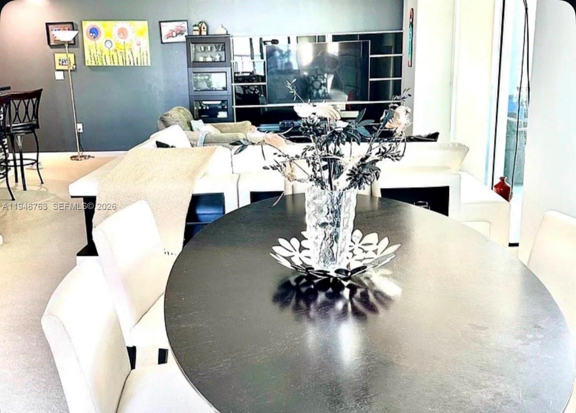 image Vizcayne South4