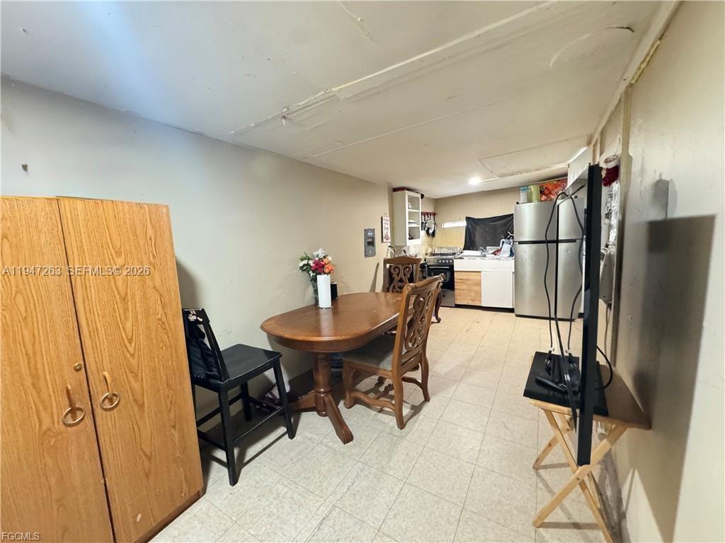 306 SE 13th St Other, FL 34142