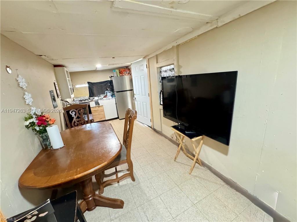 306 SE 13th St Other, FL 34142