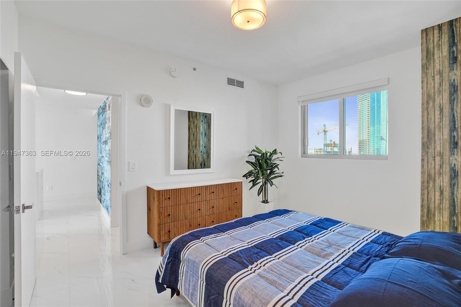 888 Biscayne Blvd #2404 Miami, FL 33132
