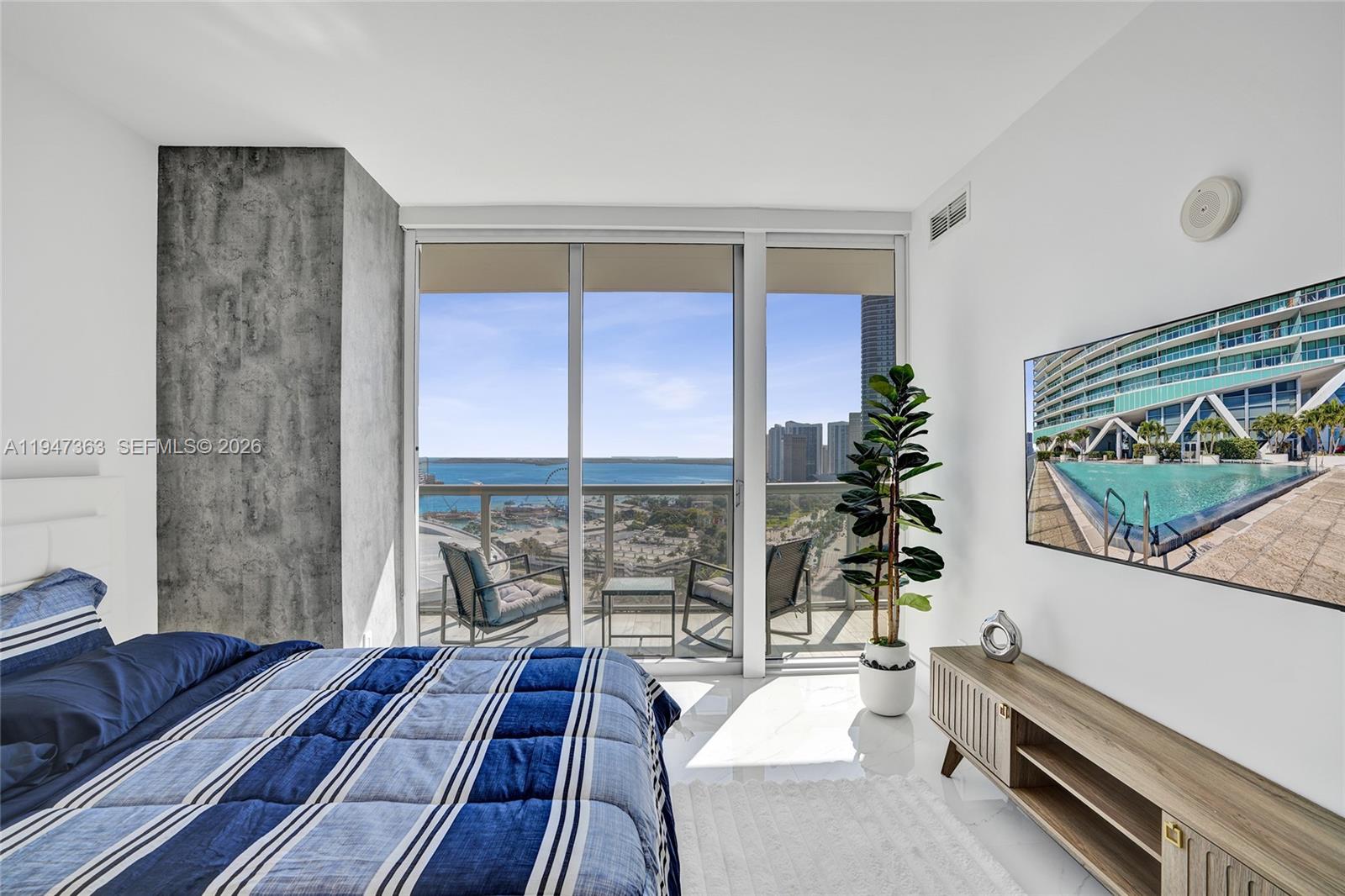 888 Biscayne Blvd #2404 Miami, FL 33132