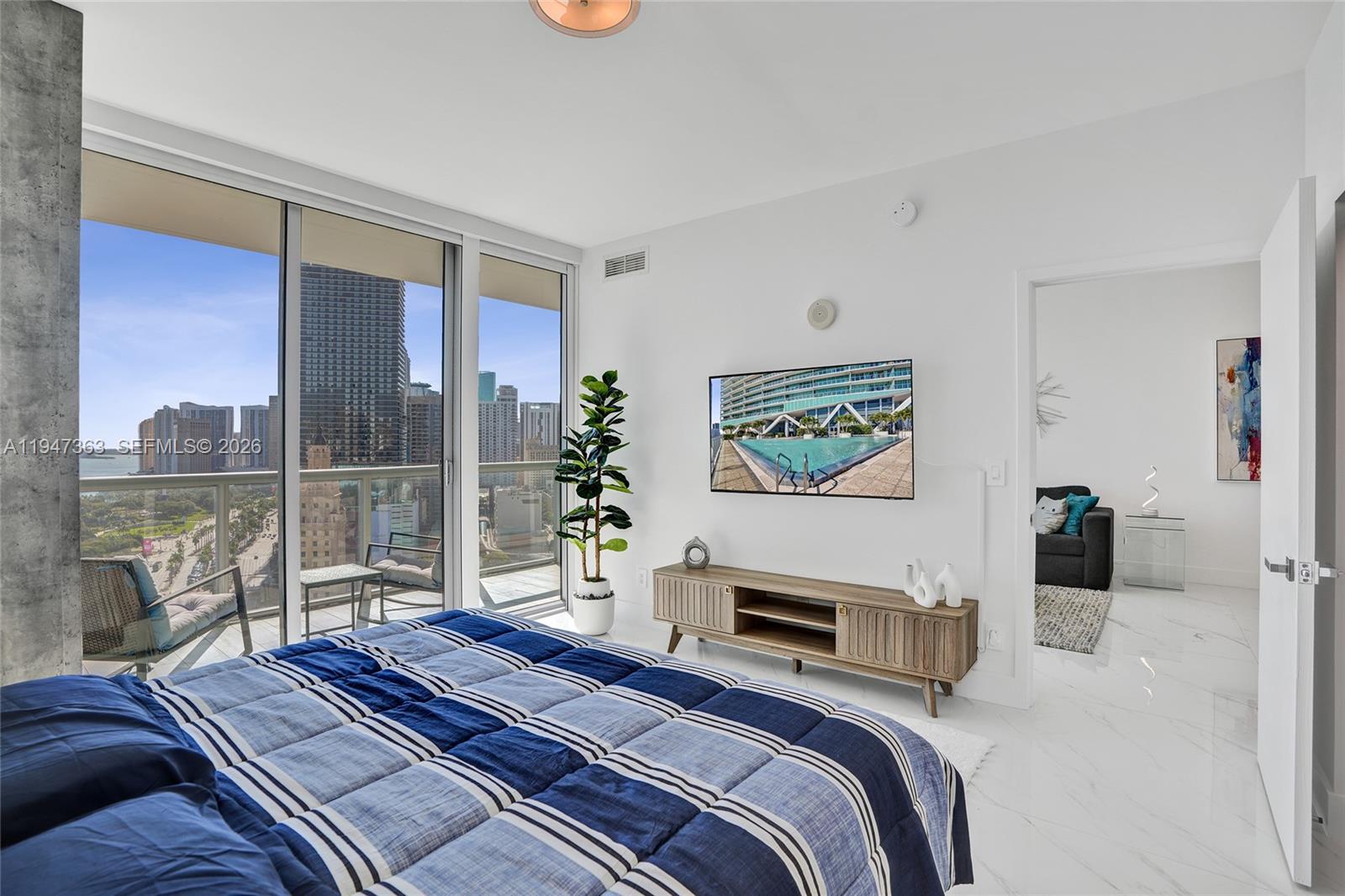 888 Biscayne Blvd #2404 Miami, FL 33132