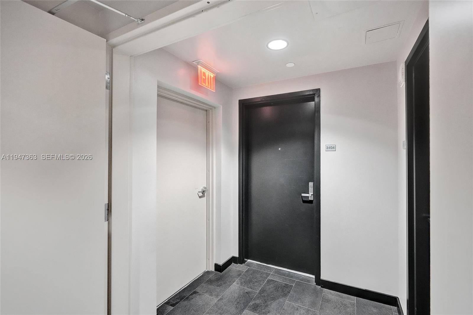 888 Biscayne Blvd #2404 Miami, FL 33132