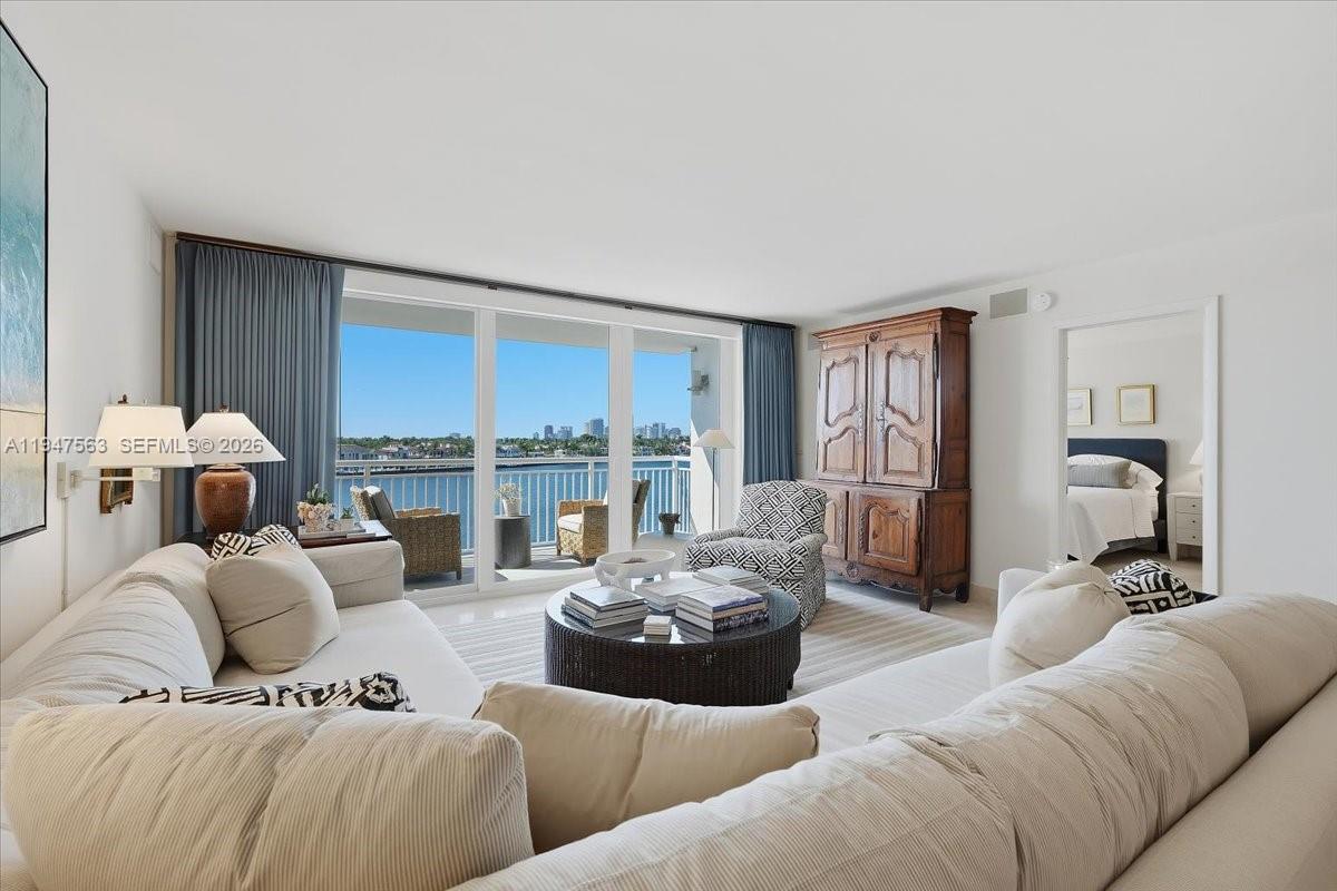 511 Bayshore Dr #504 Fort Lauderdale, FL 33304