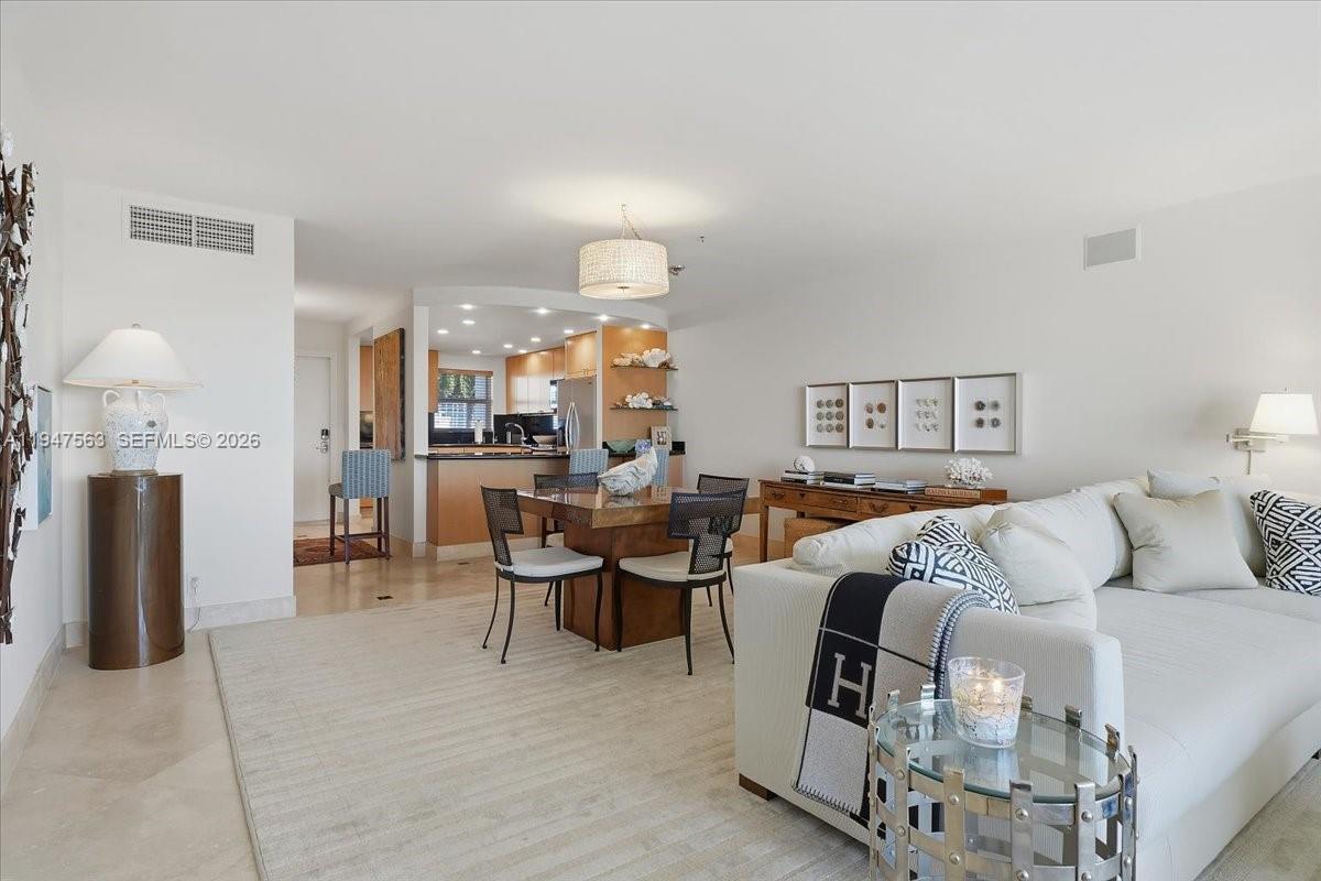 511 Bayshore Dr #504 Fort Lauderdale, FL 33304