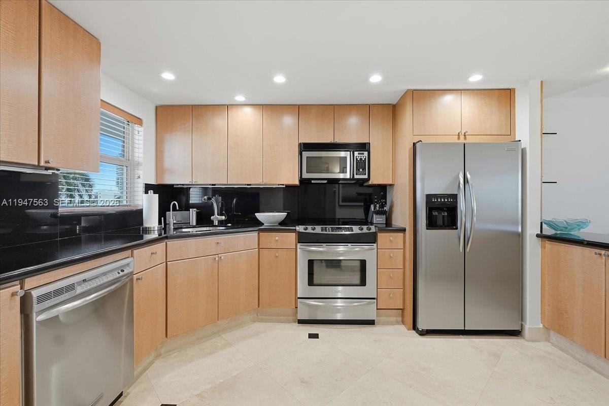 511 Bayshore Dr #504 Fort Lauderdale, FL 33304