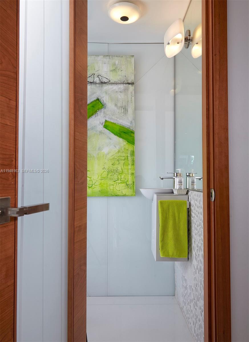 6103 Aqua Ave #105 Miami Beach, FL 33141