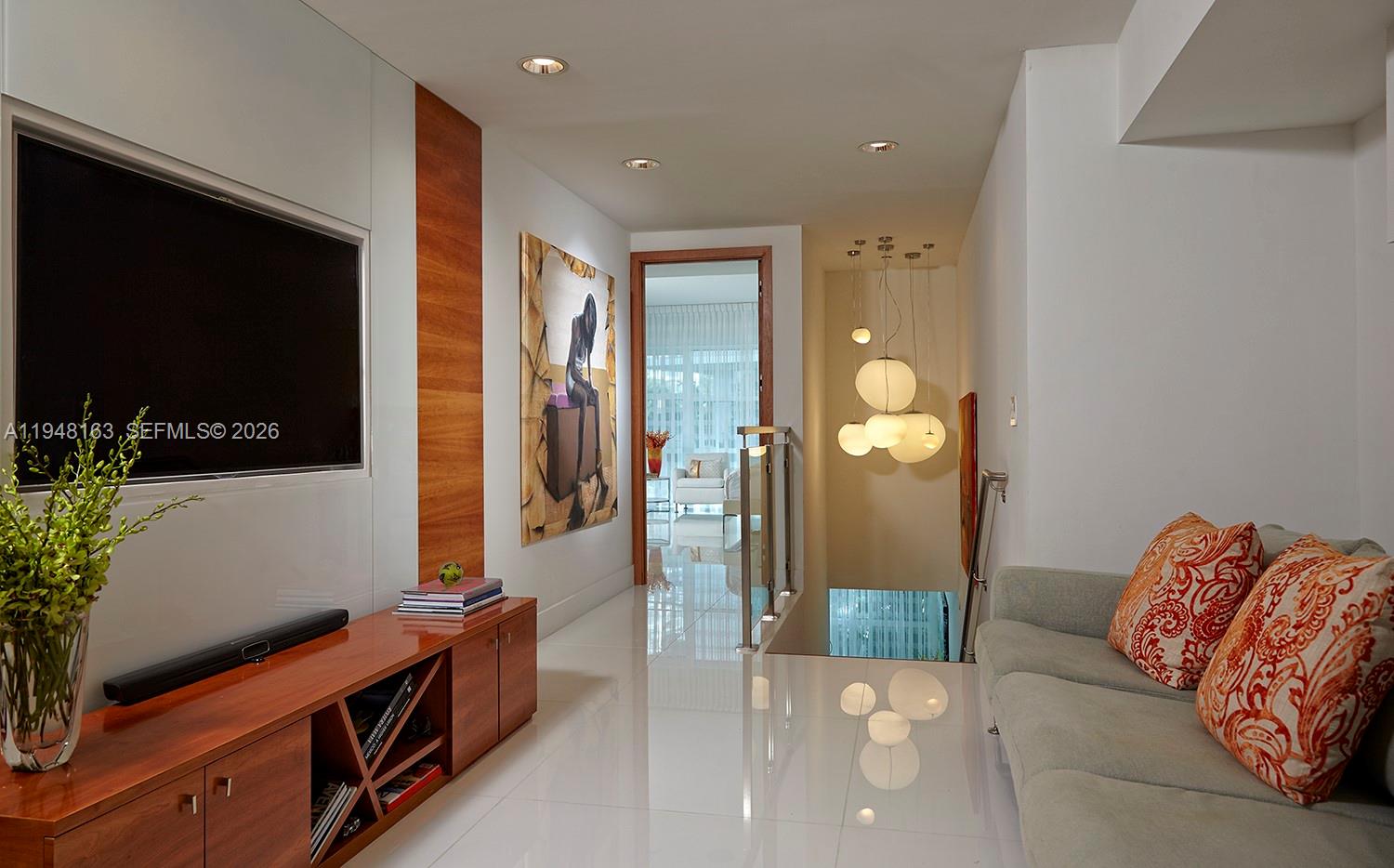 6103 Aqua Ave #105 Miami Beach, FL 33141