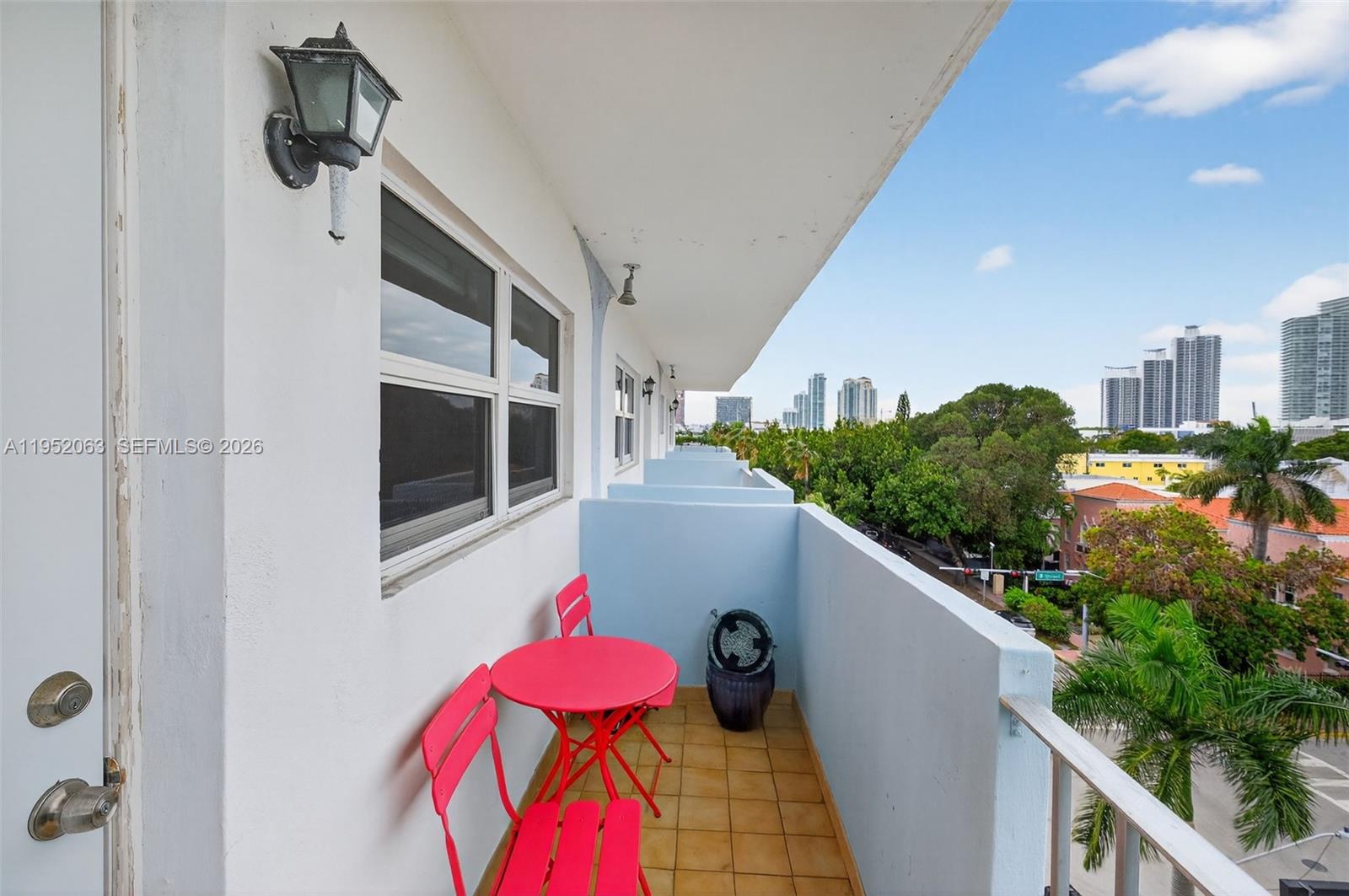 801 Meridian Ave #PHB Miami Beach, FL 33139
