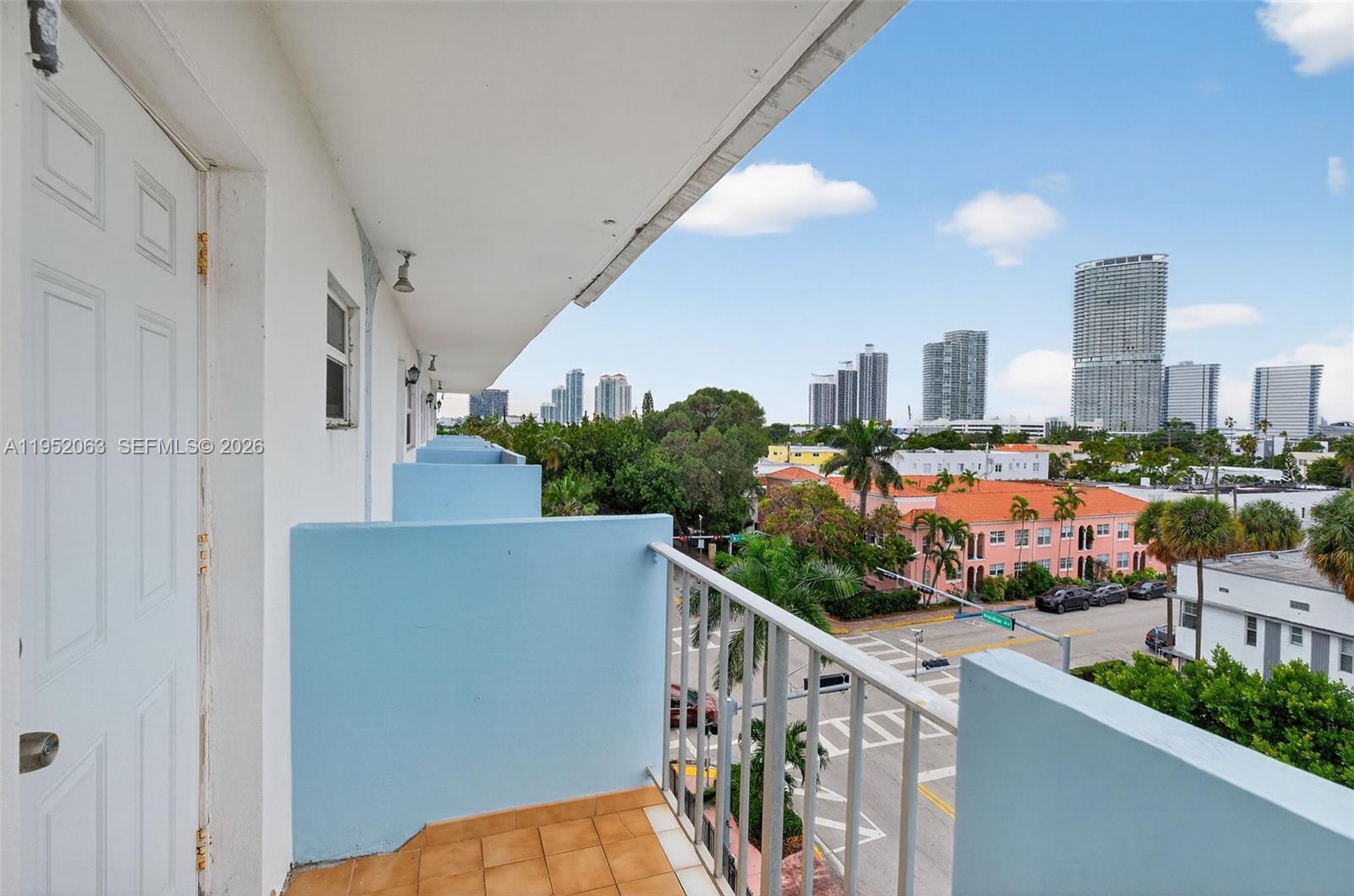 801 Meridian Ave #PHB Miami Beach, FL 33139