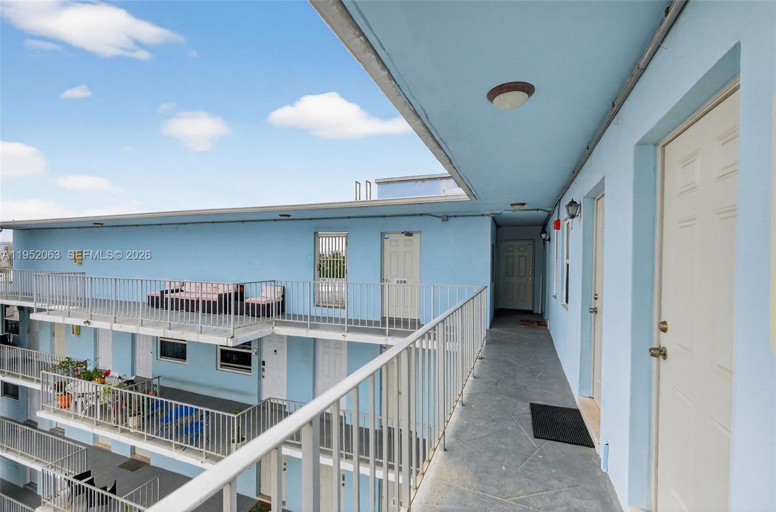 801 Meridian Ave #PHB Miami Beach, FL 33139