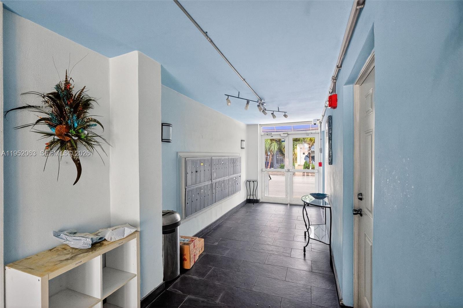 801 Meridian Ave #PHB Miami Beach, FL 33139