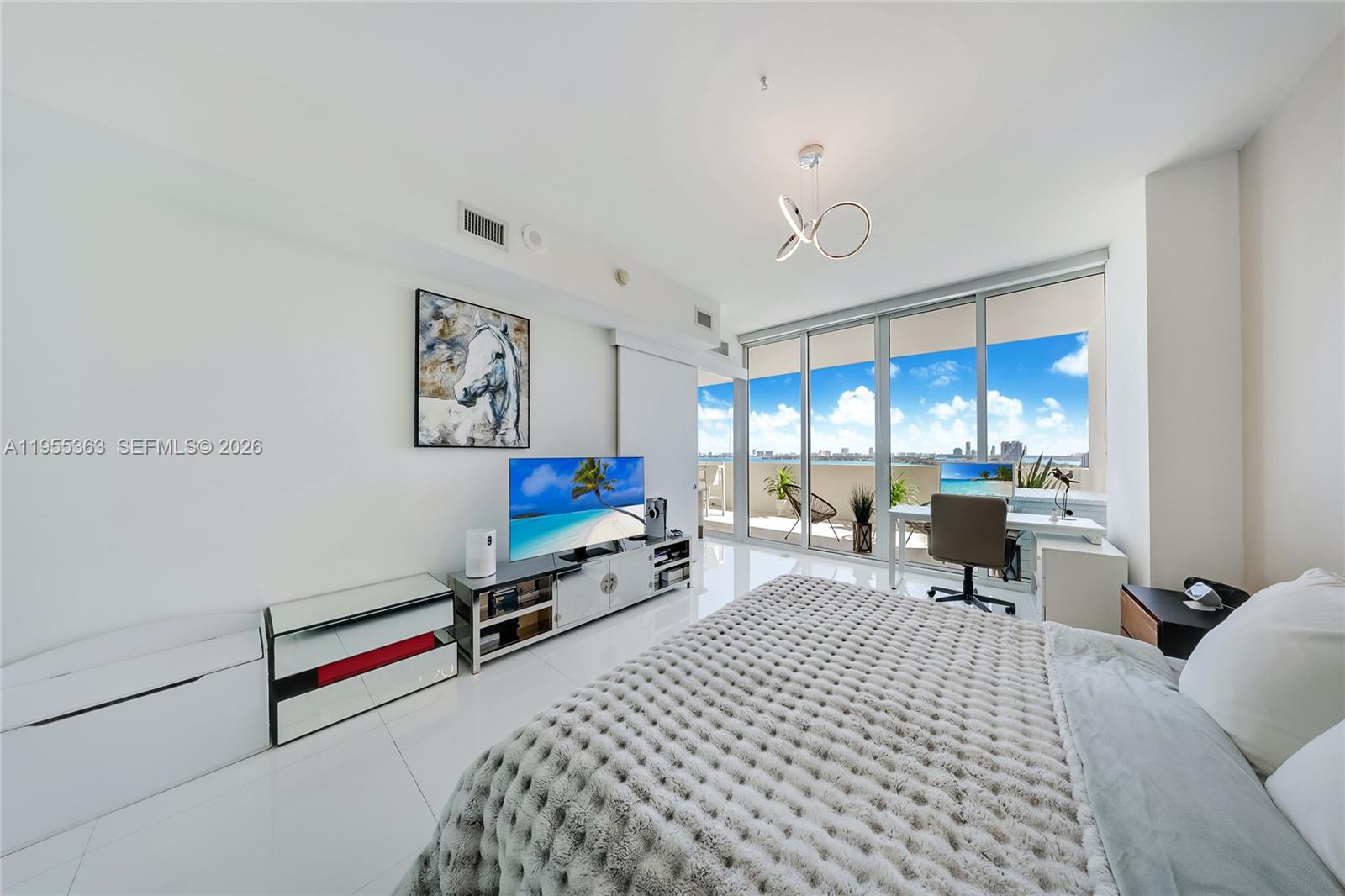 image Paramount Bay5