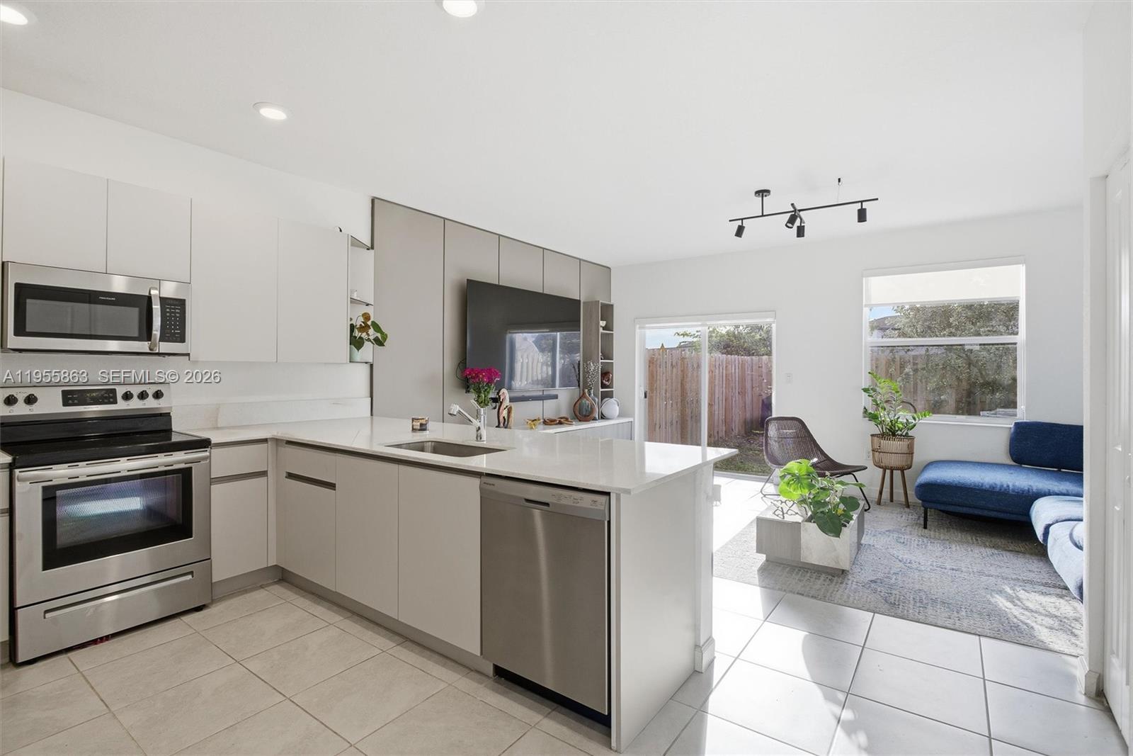 12176 NW 23rd Path Miami, FL 33167