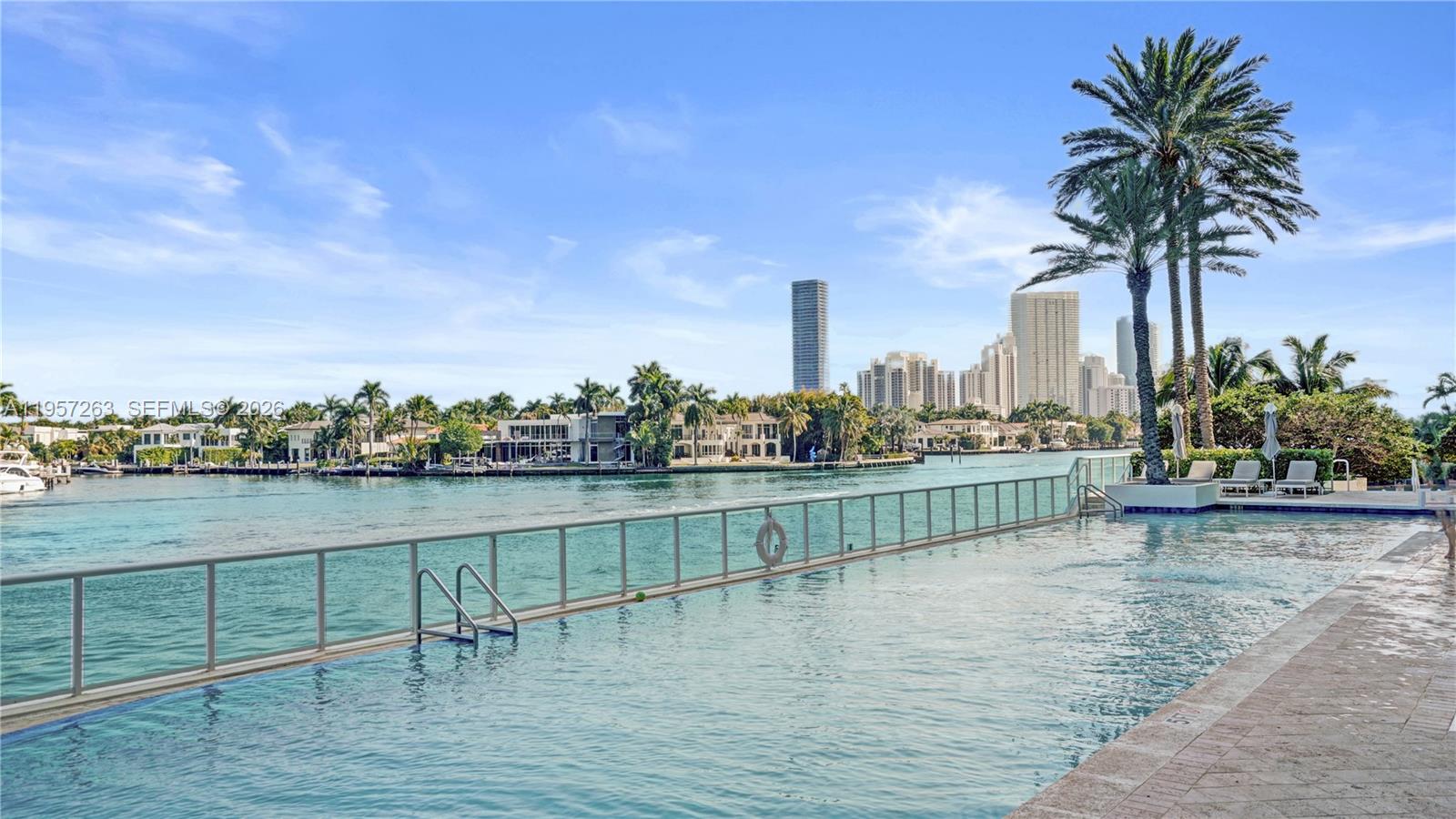 image Hamptons South44