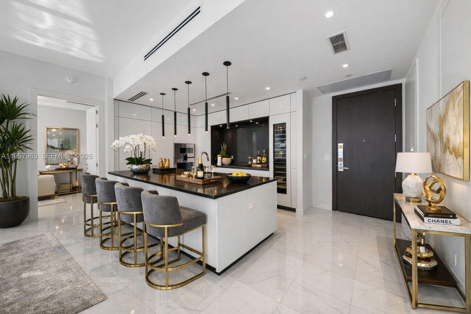 image Aston Martin Residences11