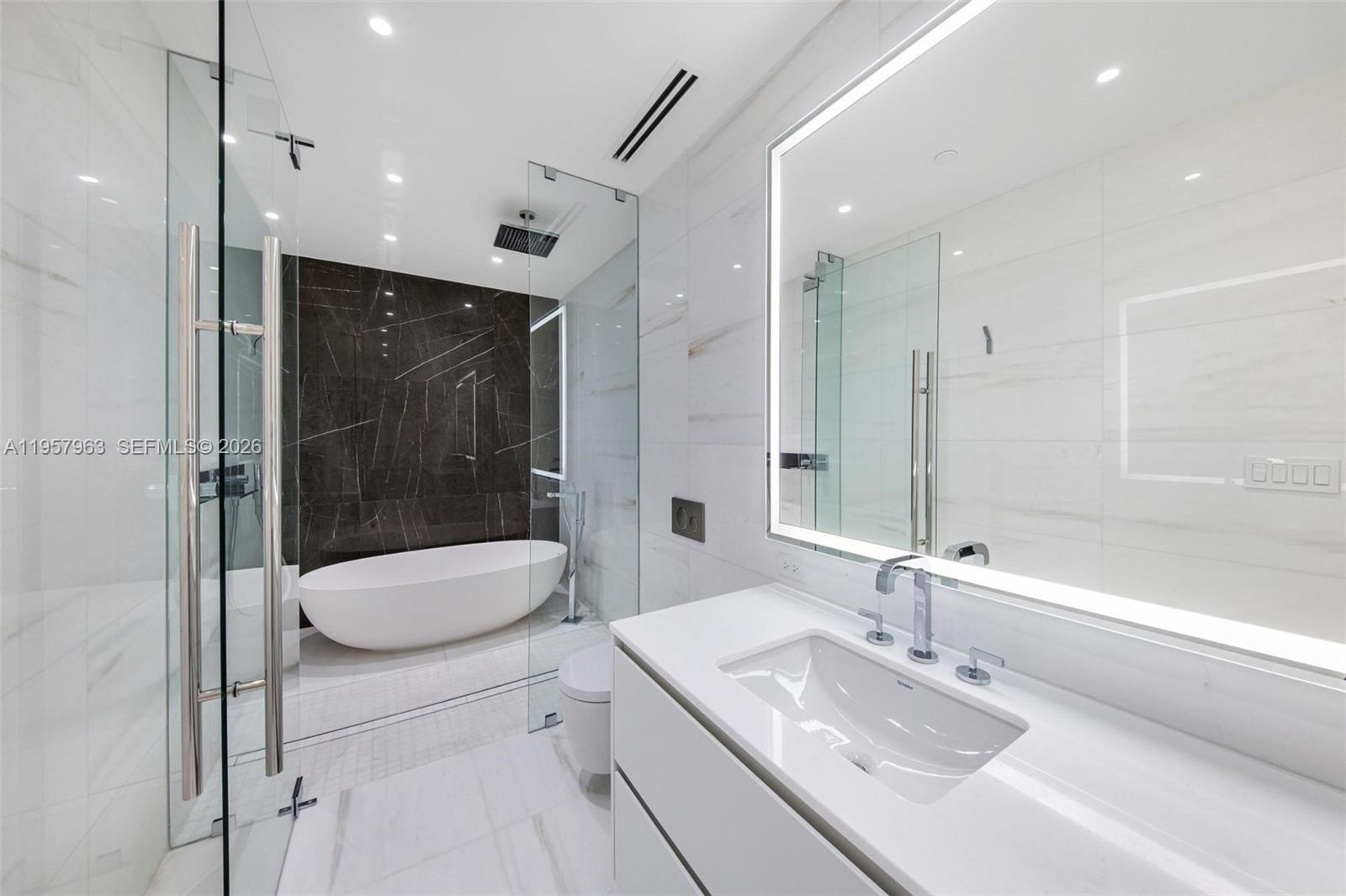 image Aston Martin Residences23