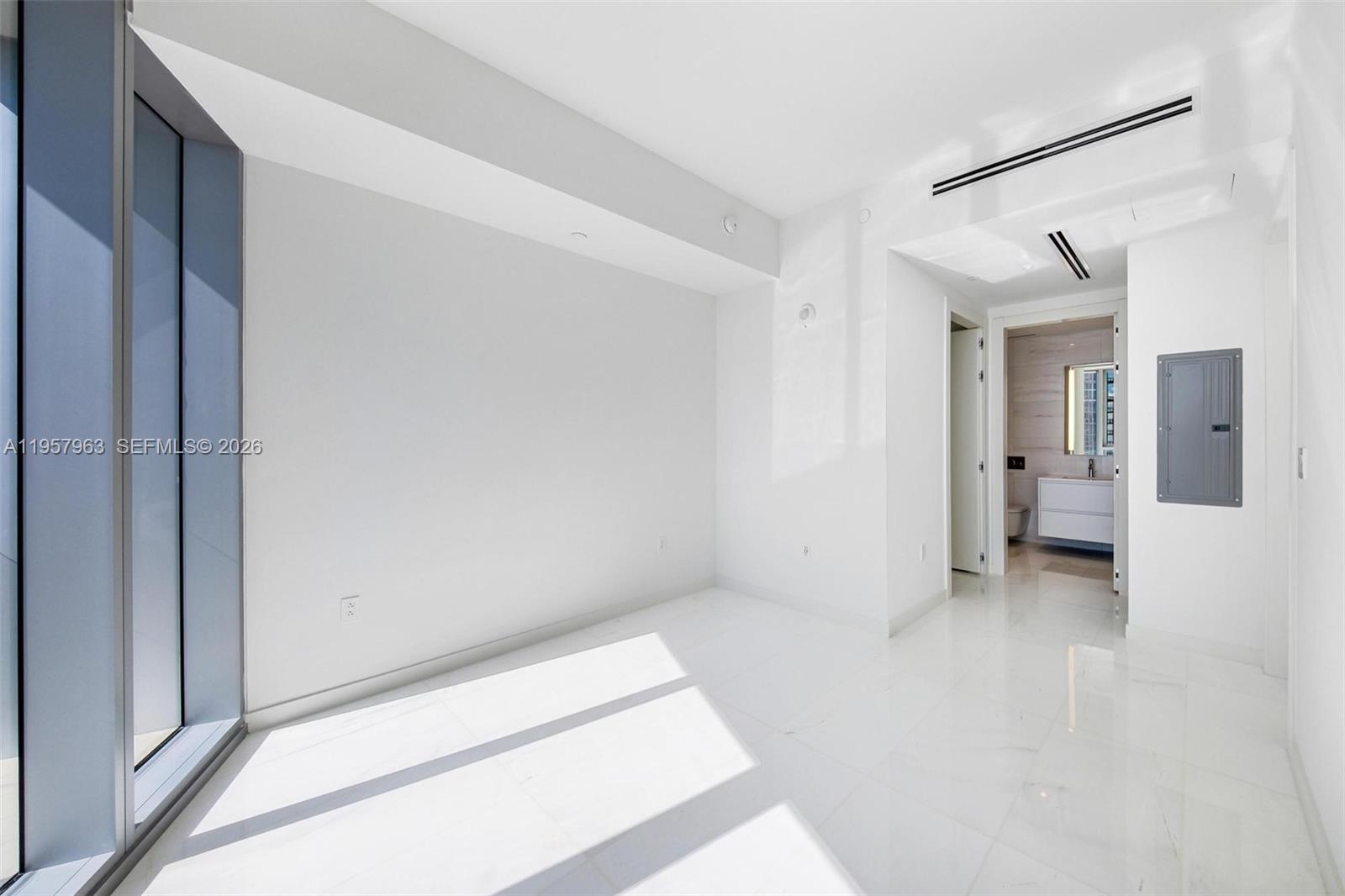 image Aston Martin Residences27