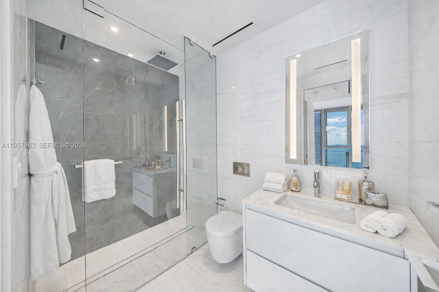 image Aston Martin Residences29