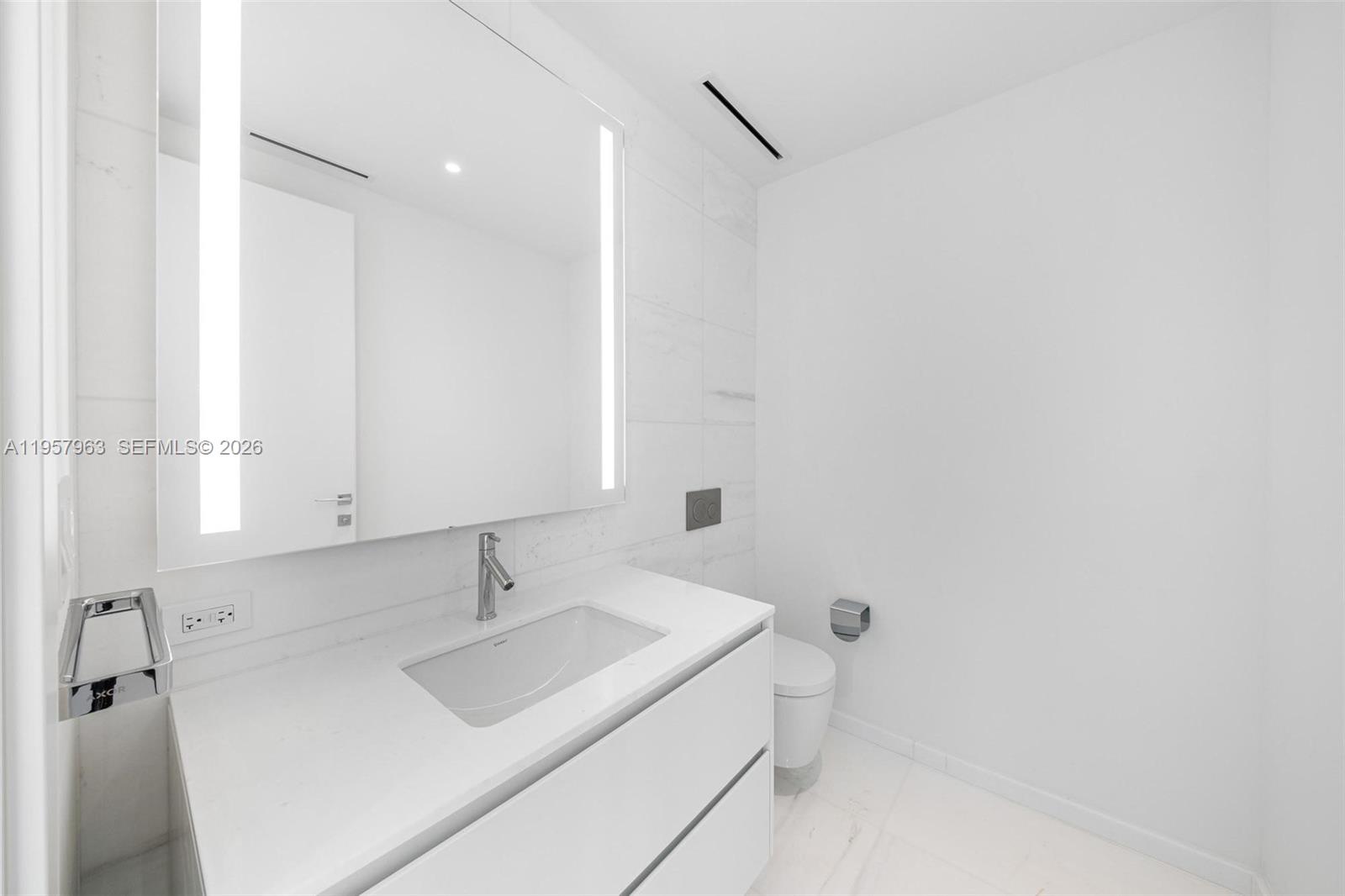 image Aston Martin Residences32