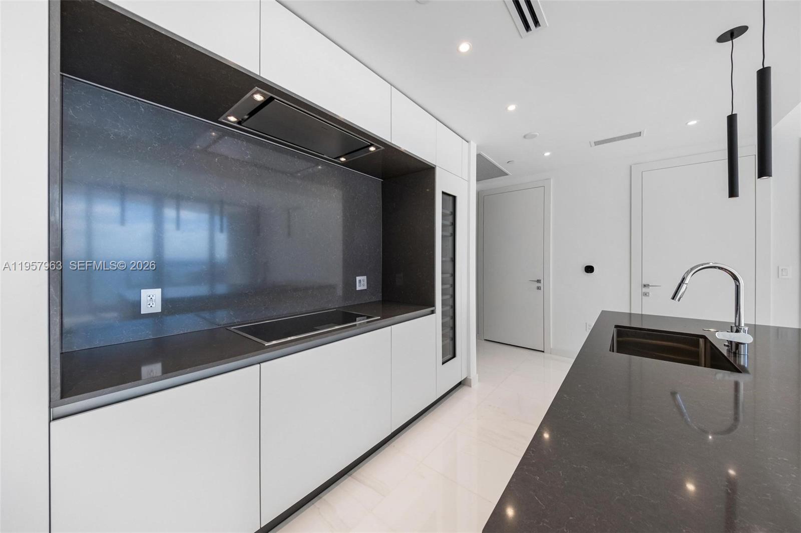 image Aston Martin Residences38