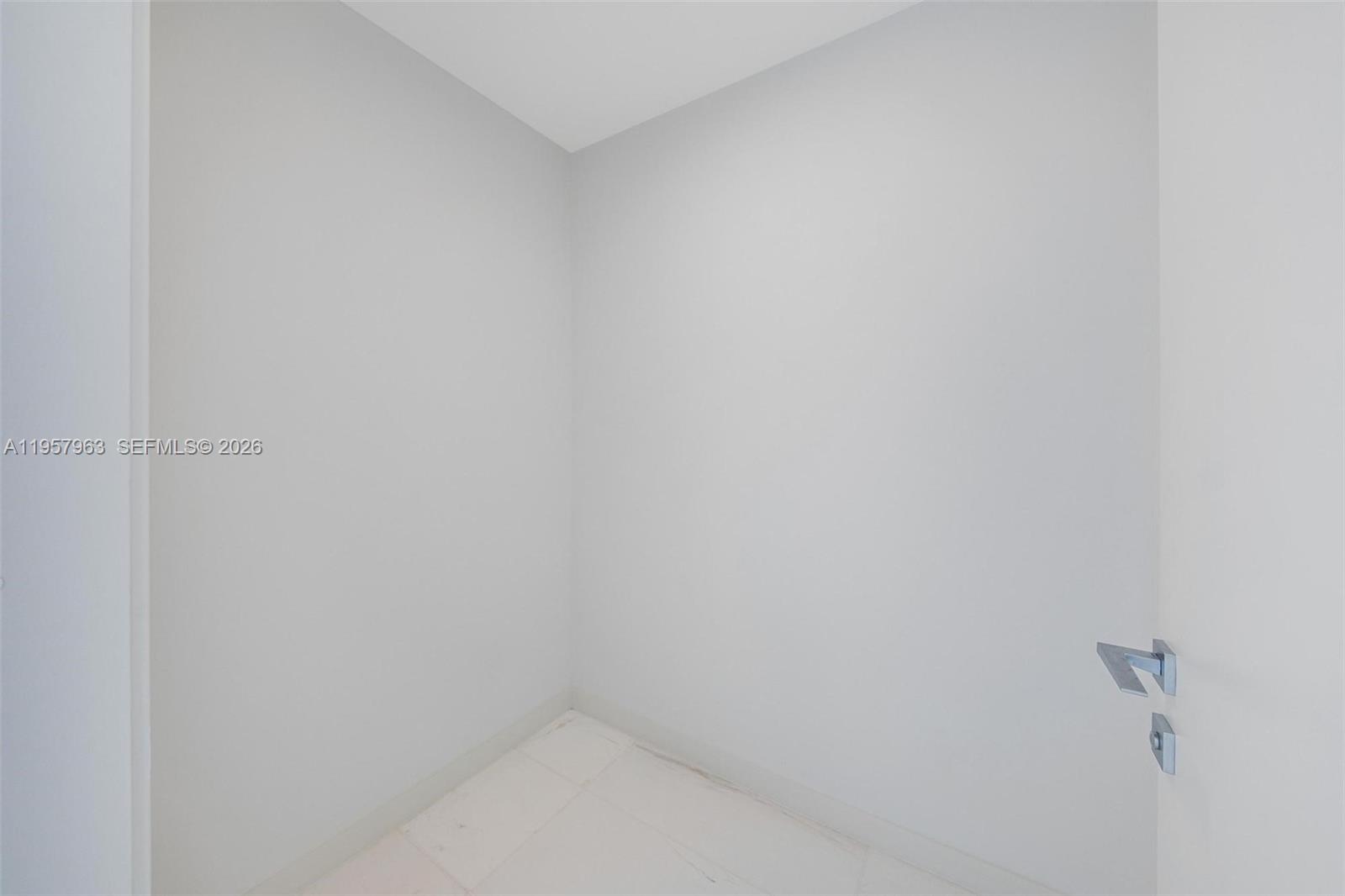 image Aston Martin Residences45